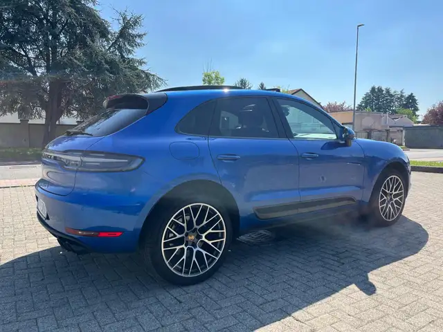 Porsche Macan view 6