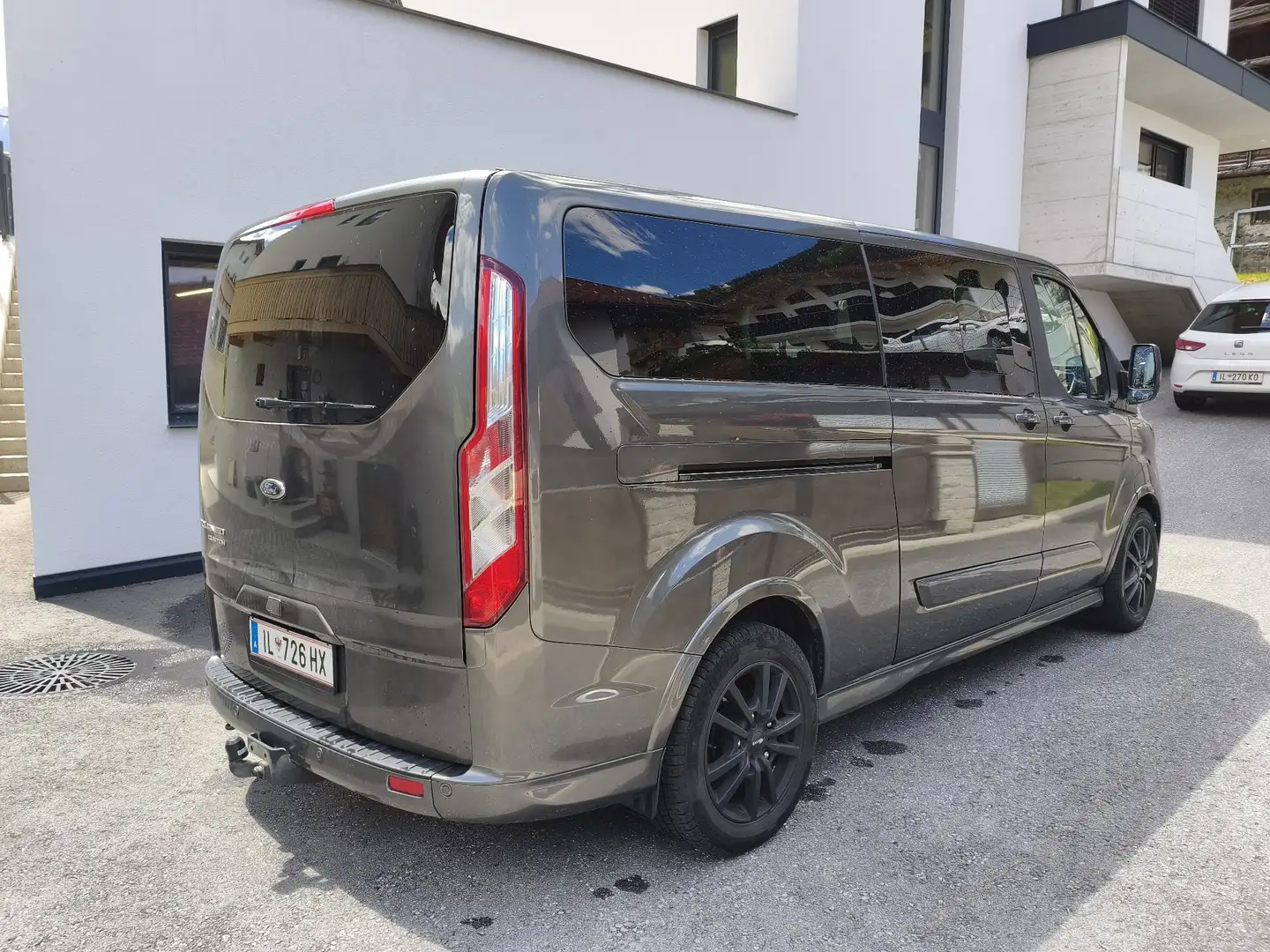 Ford Tourneo Custom Sport L2H1 2.Hand - 2
