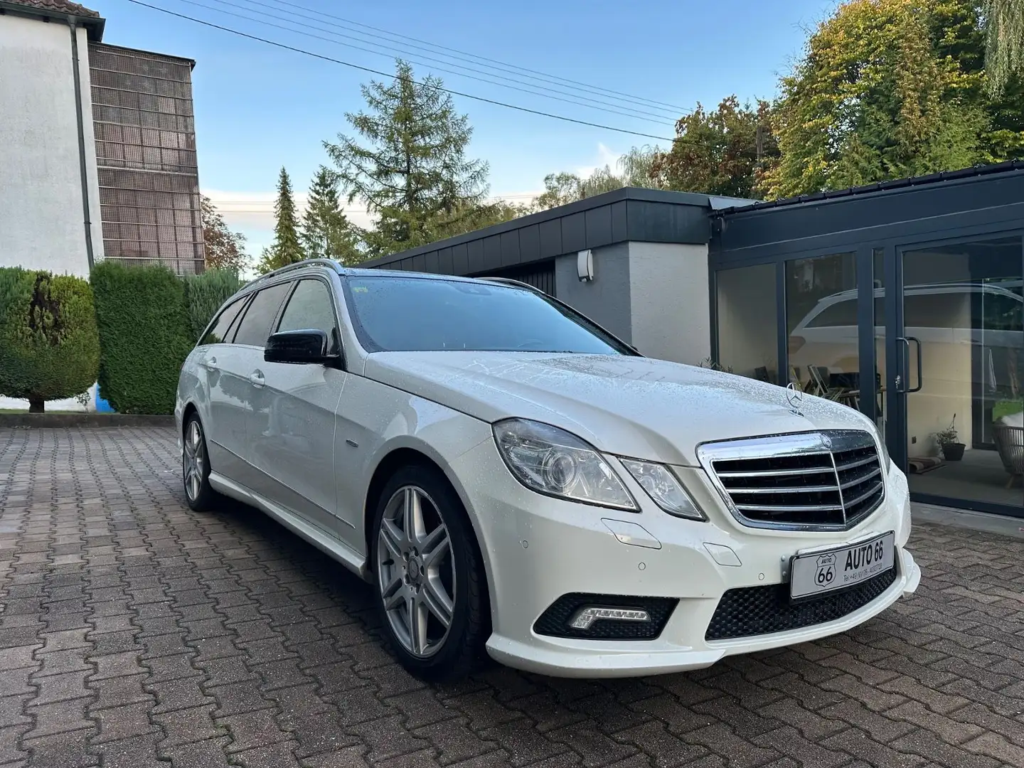 Mercedes-Benz E 350 E -Klasse T-Modell E 350CDI AMG -Line BMT Weiß - 1