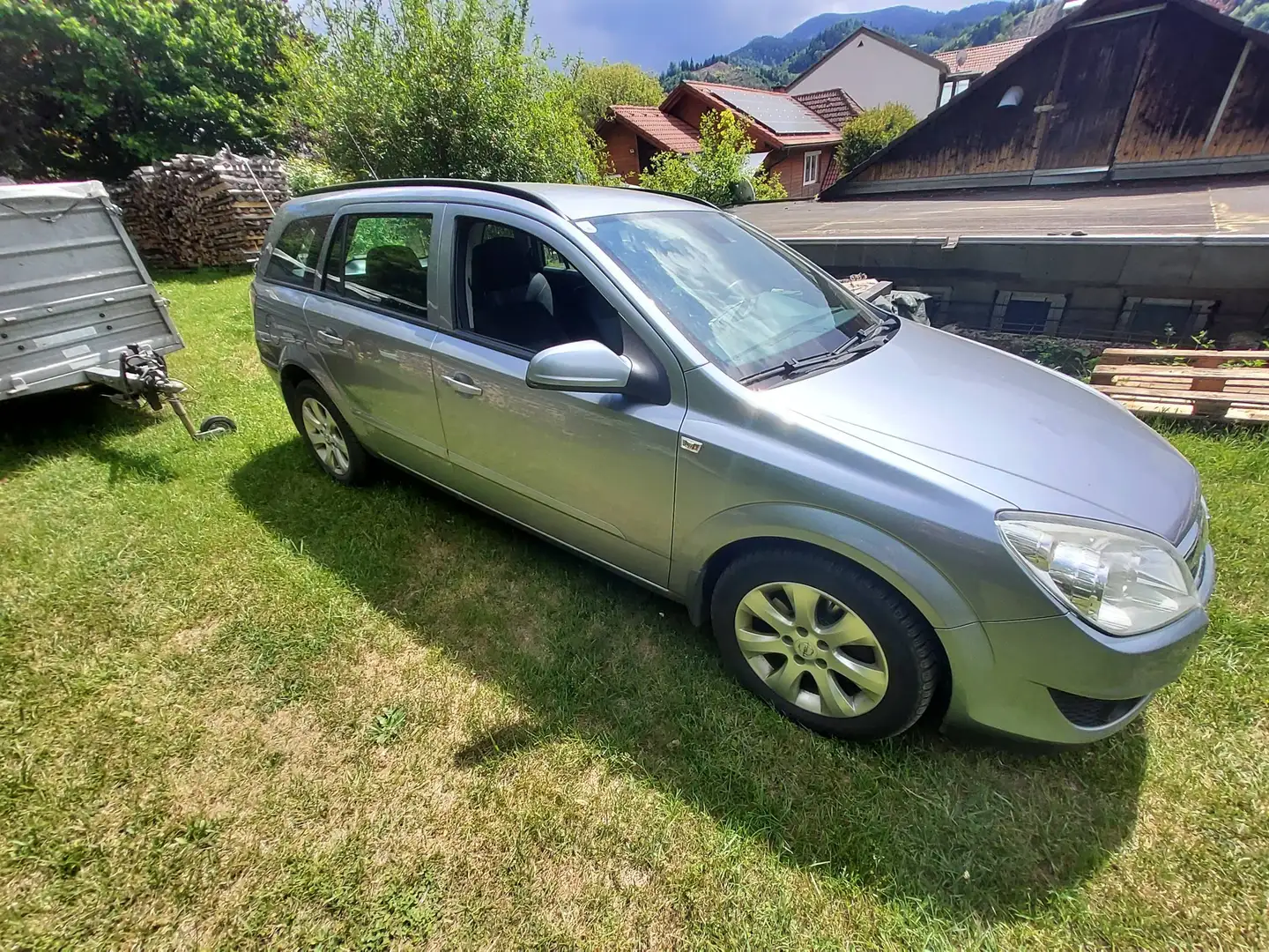 Opel Astra Astra 1,9 CDTI Caravan Blau - 1