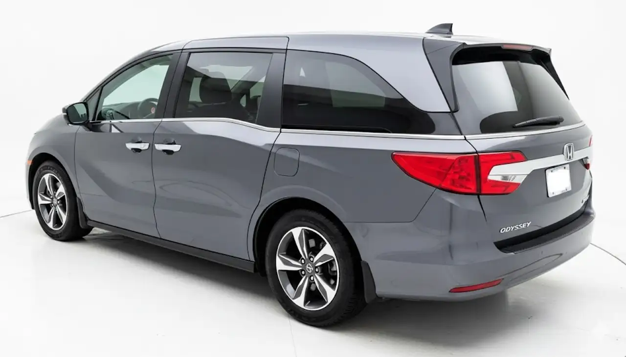 Honda Odyssey снимка Honda Odyssey