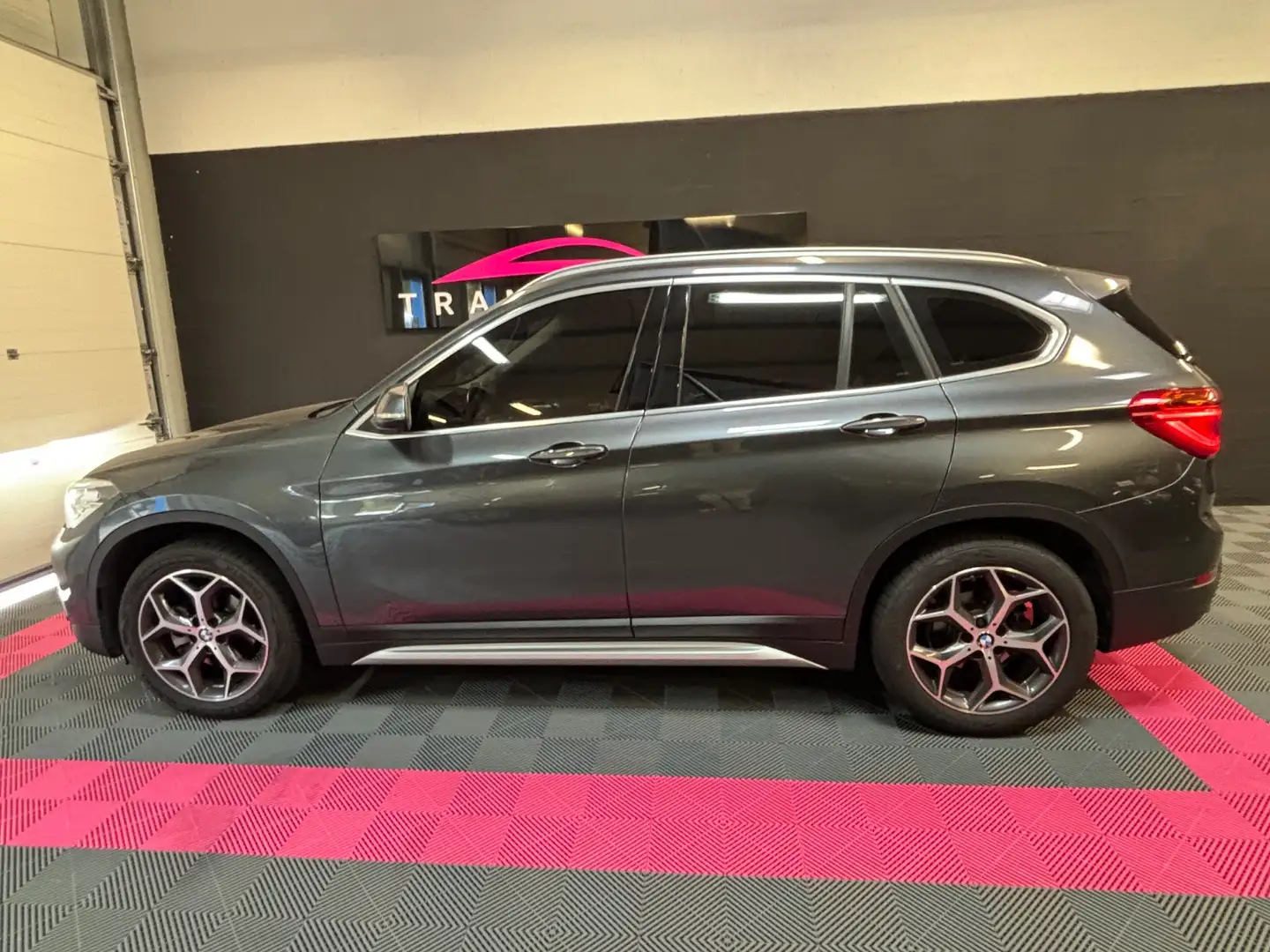 BMW X1 xLine Gris - 2