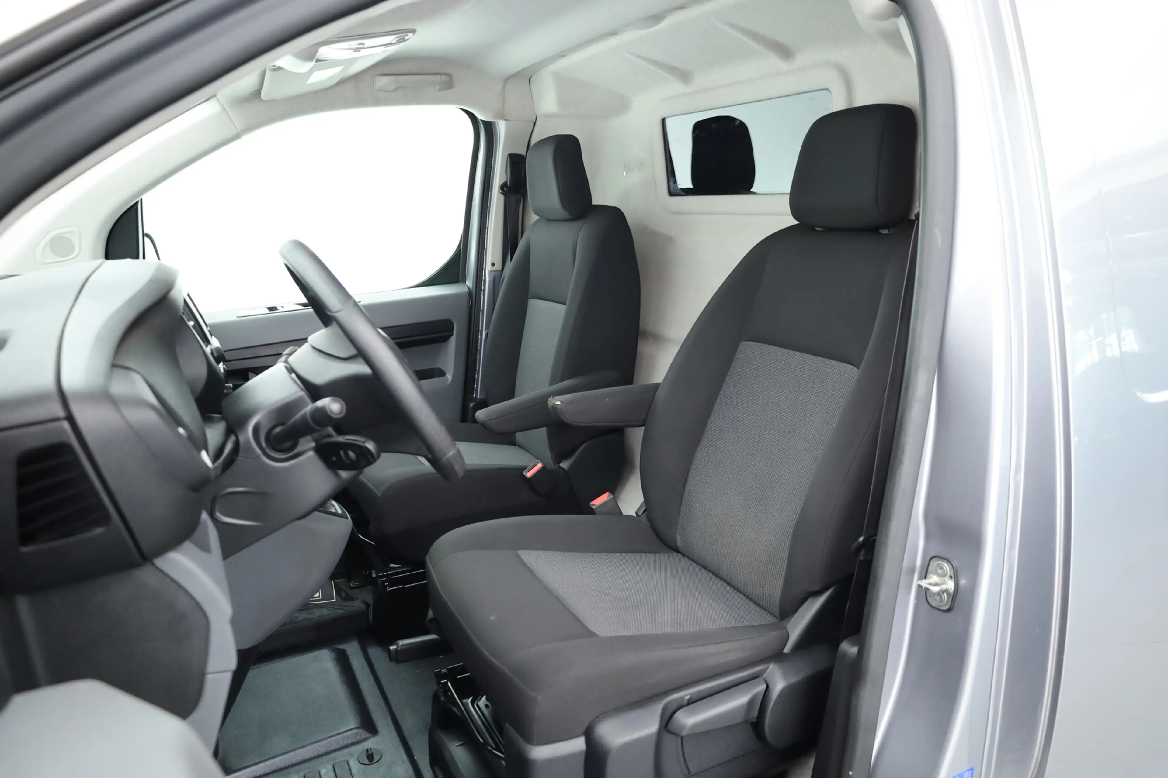 Peugeot Expert 1.5 BlueHDI 120 Compact Premium | 2x Stoel | Navi — photo 3