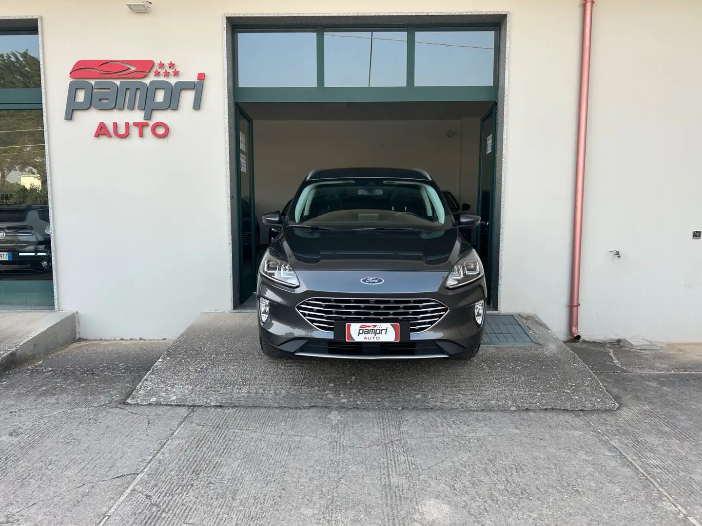 Ford Kuga 1.5 EcoBlue 120 CV 2WD Titanium Grigio - 1
