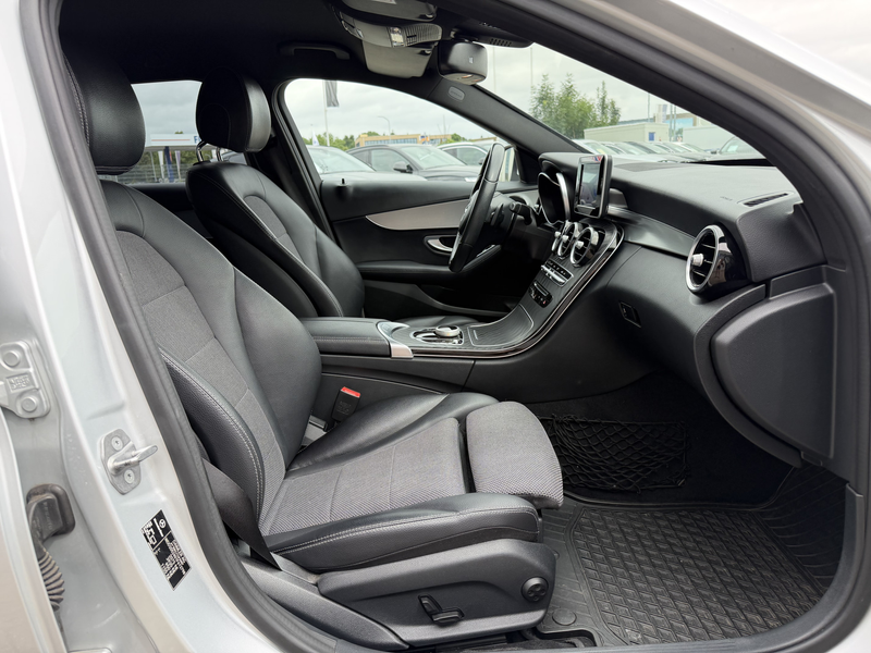 Mercedes-Benz C 180 Estate Automaat AMG Line LED Trekhaak Sportstoelen — photo 25