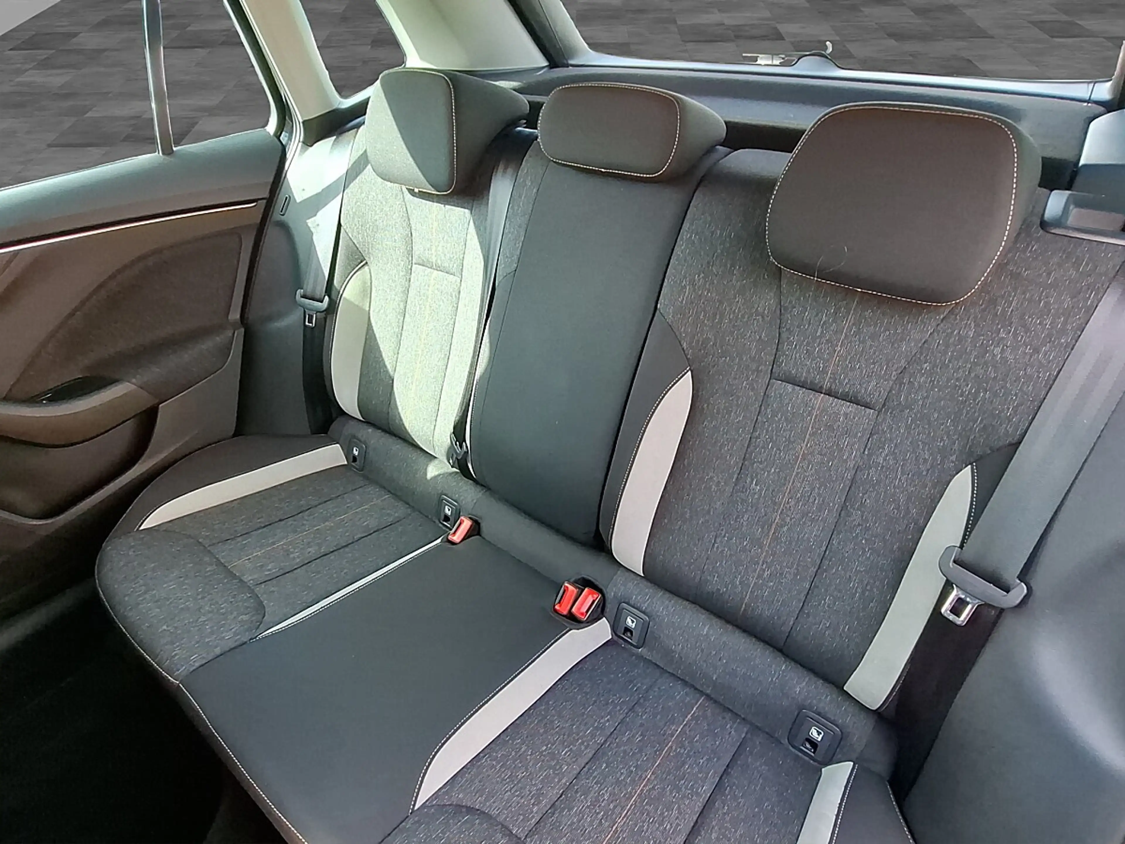 Skoda Kamiq 1,0 TSI Style DSG — photo 11
