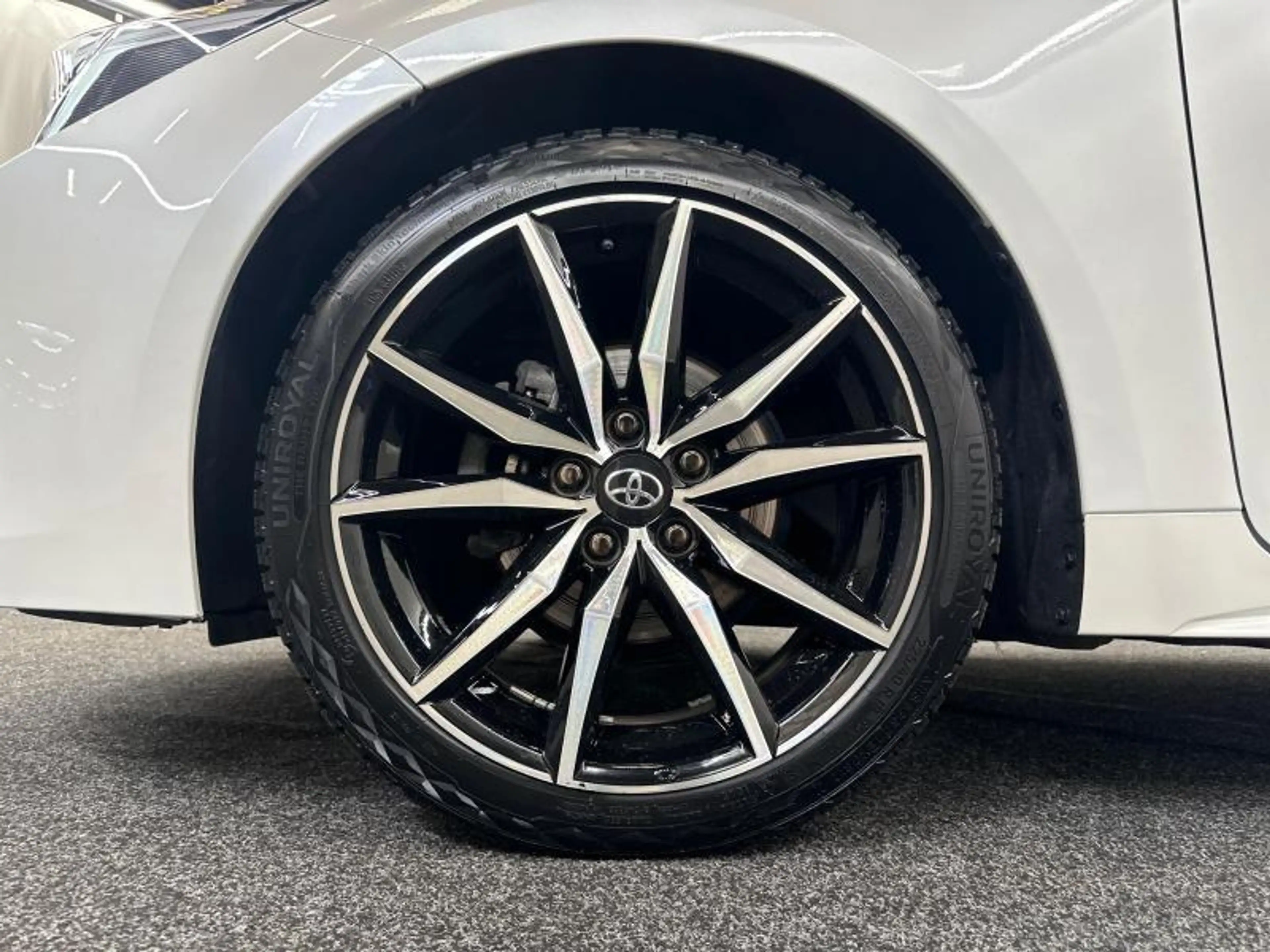 Toyota Corolla TS GR Sport 1.8 — photo 13