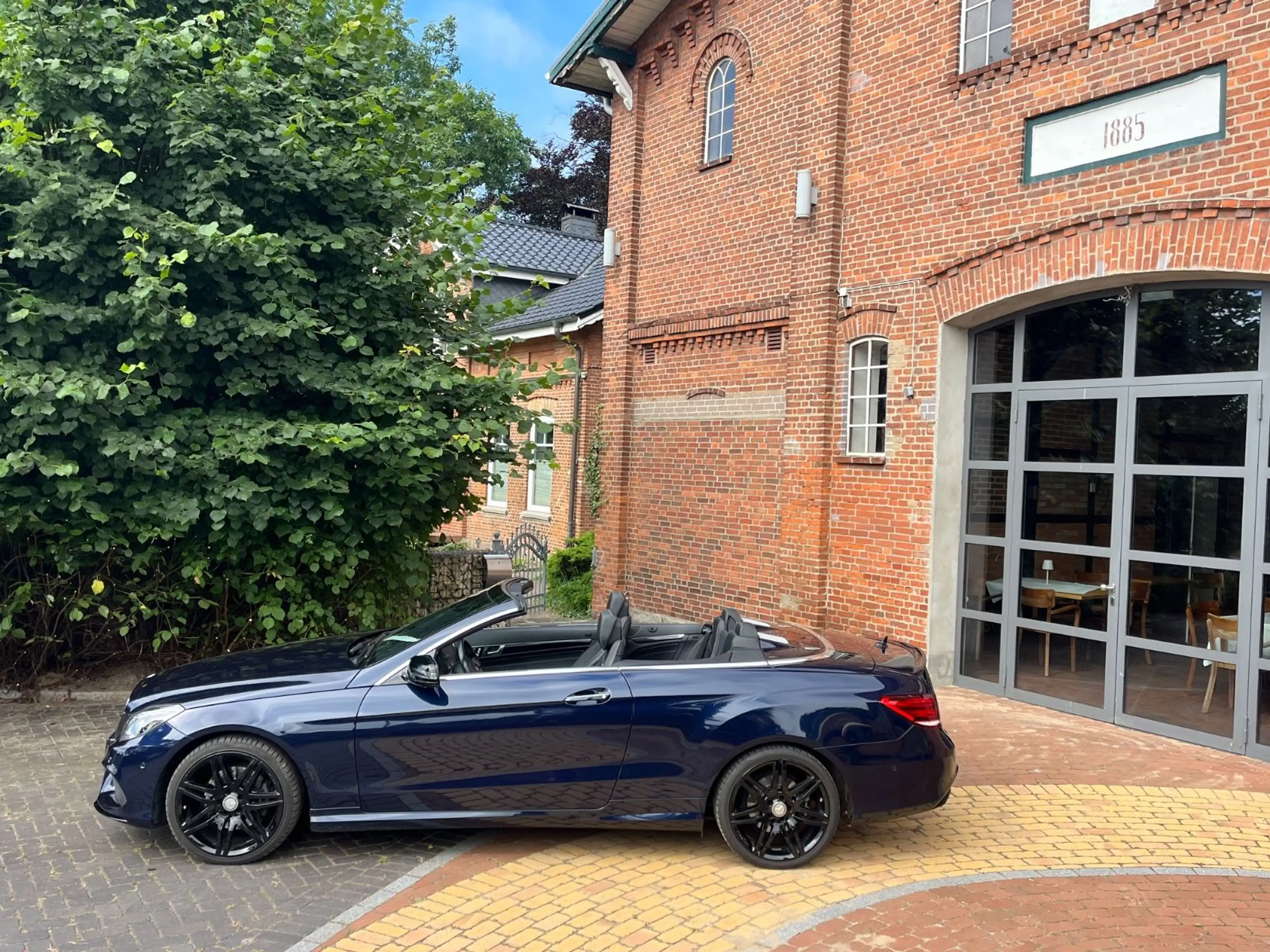 Mercedes-Benz E 350 CDI Cabrio AMG Sportpaket — photo 2