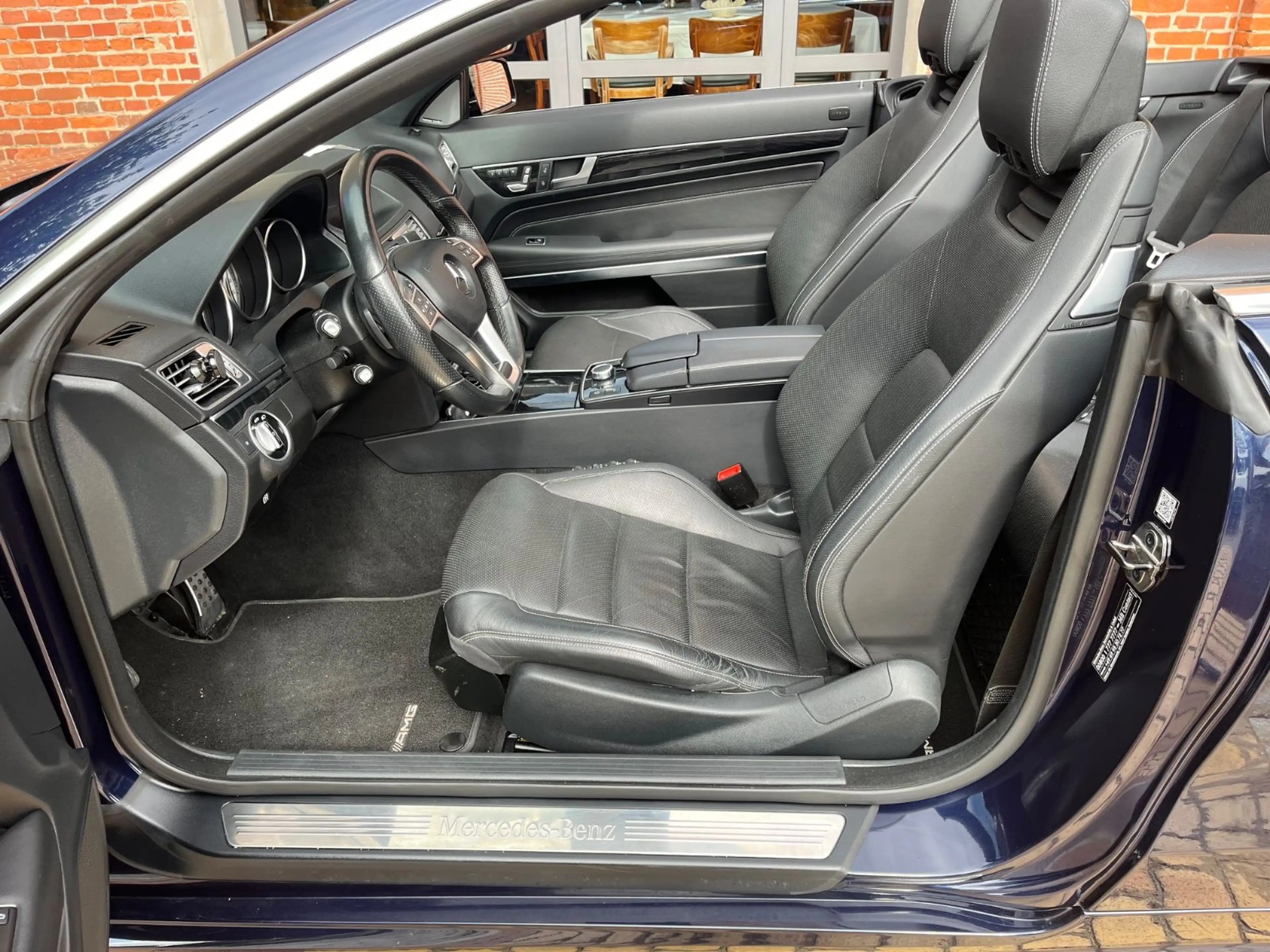 Mercedes-Benz E 350 CDI Cabrio AMG Sportpaket — photo 4