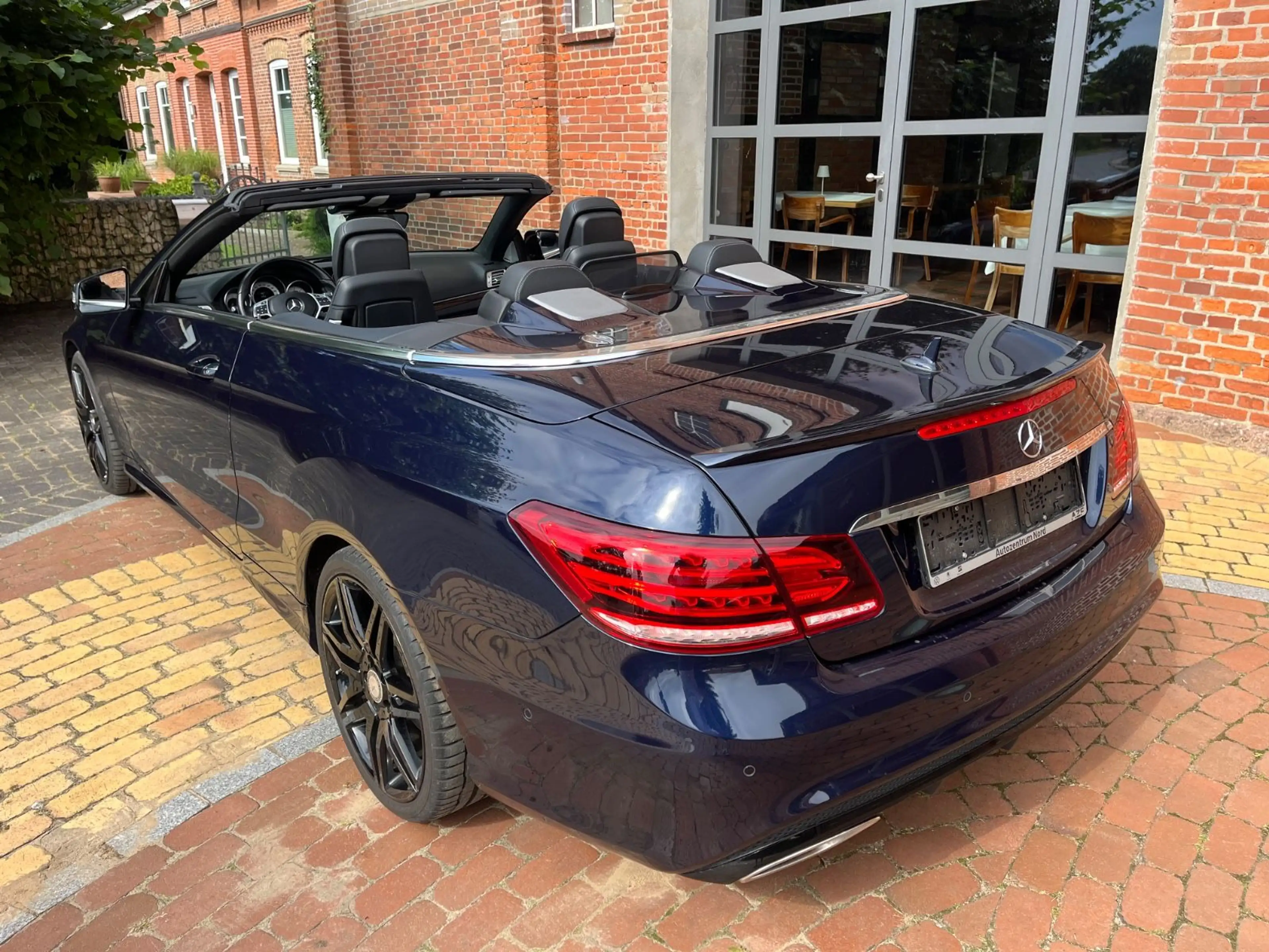 Mercedes-Benz E 350 CDI Cabrio AMG Sportpaket — photo 12
