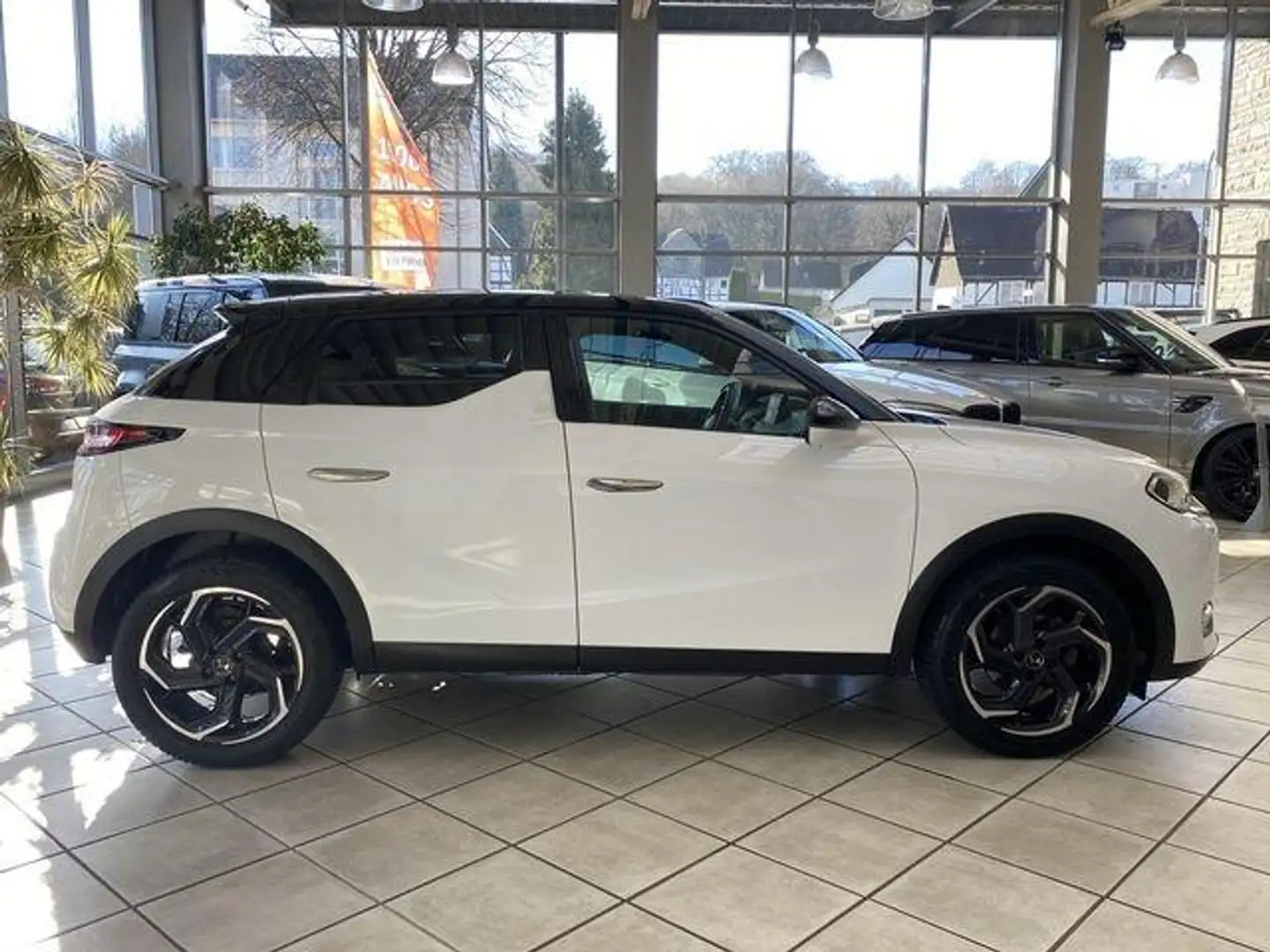 DS Automobiles DS 3 Crossback DS3 CB 1.2 PureTech 100 So Chic*CARPLAY*ALWETTER Blanc - 2