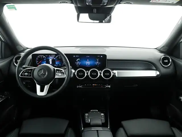 Mercedes-Benz GLB view 9