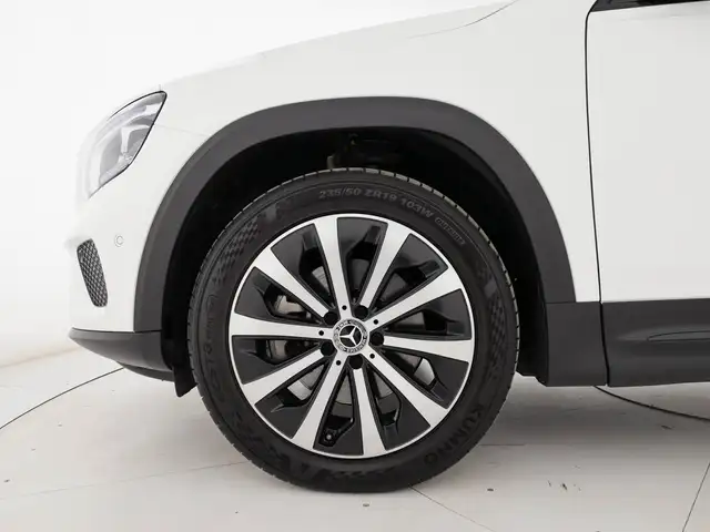 Mercedes-Benz GLB view 7
