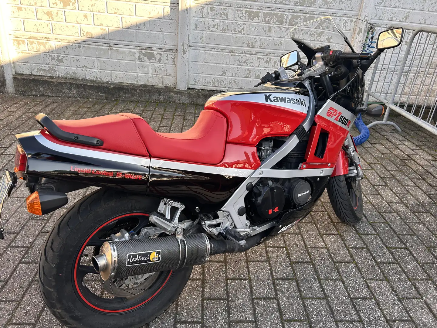 Kawasaki GPZ 600 R - 1