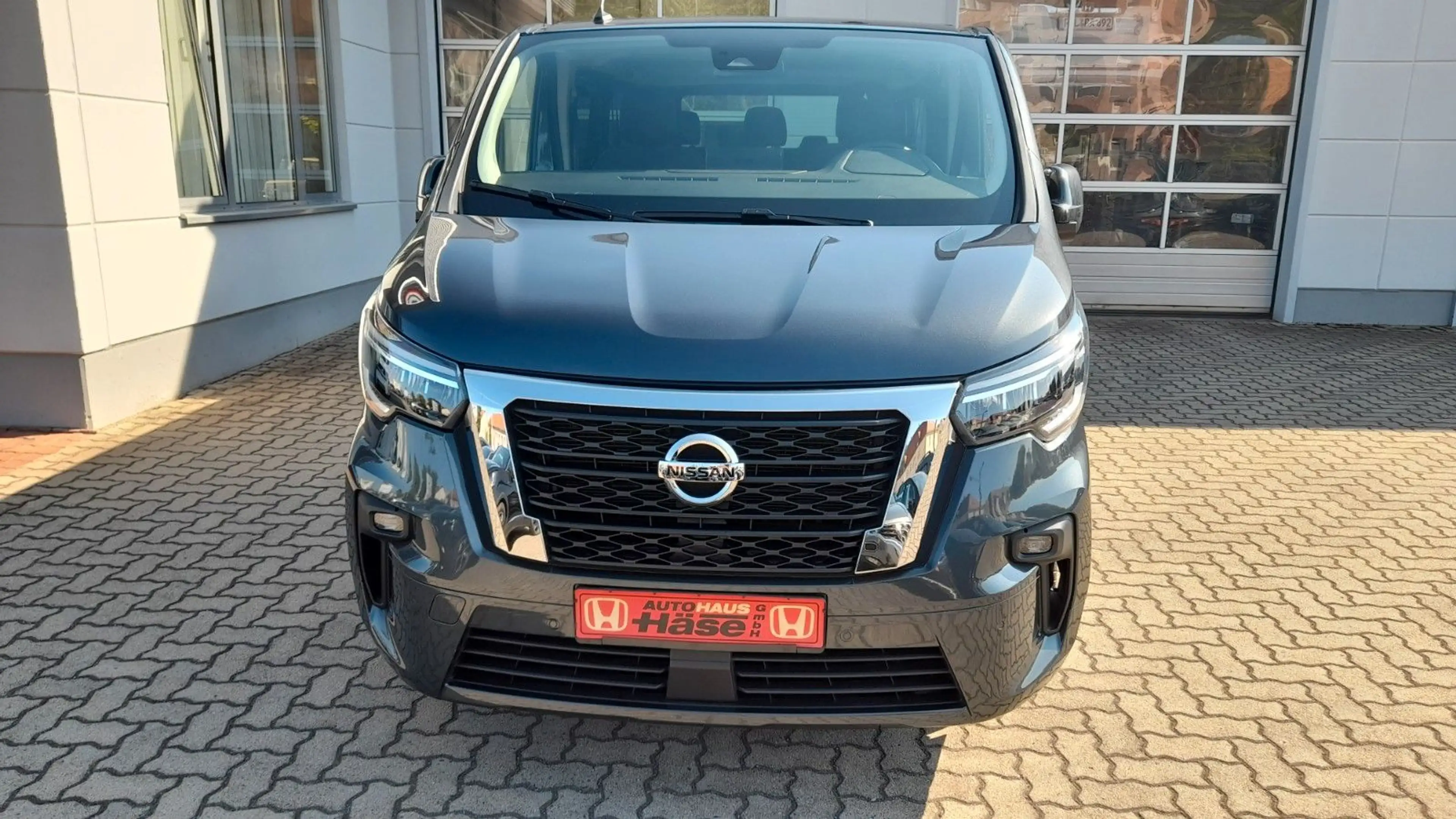 Nissan Primastar Kombi L2H1 3,0t Tekna 8 Sitzer — photo 2