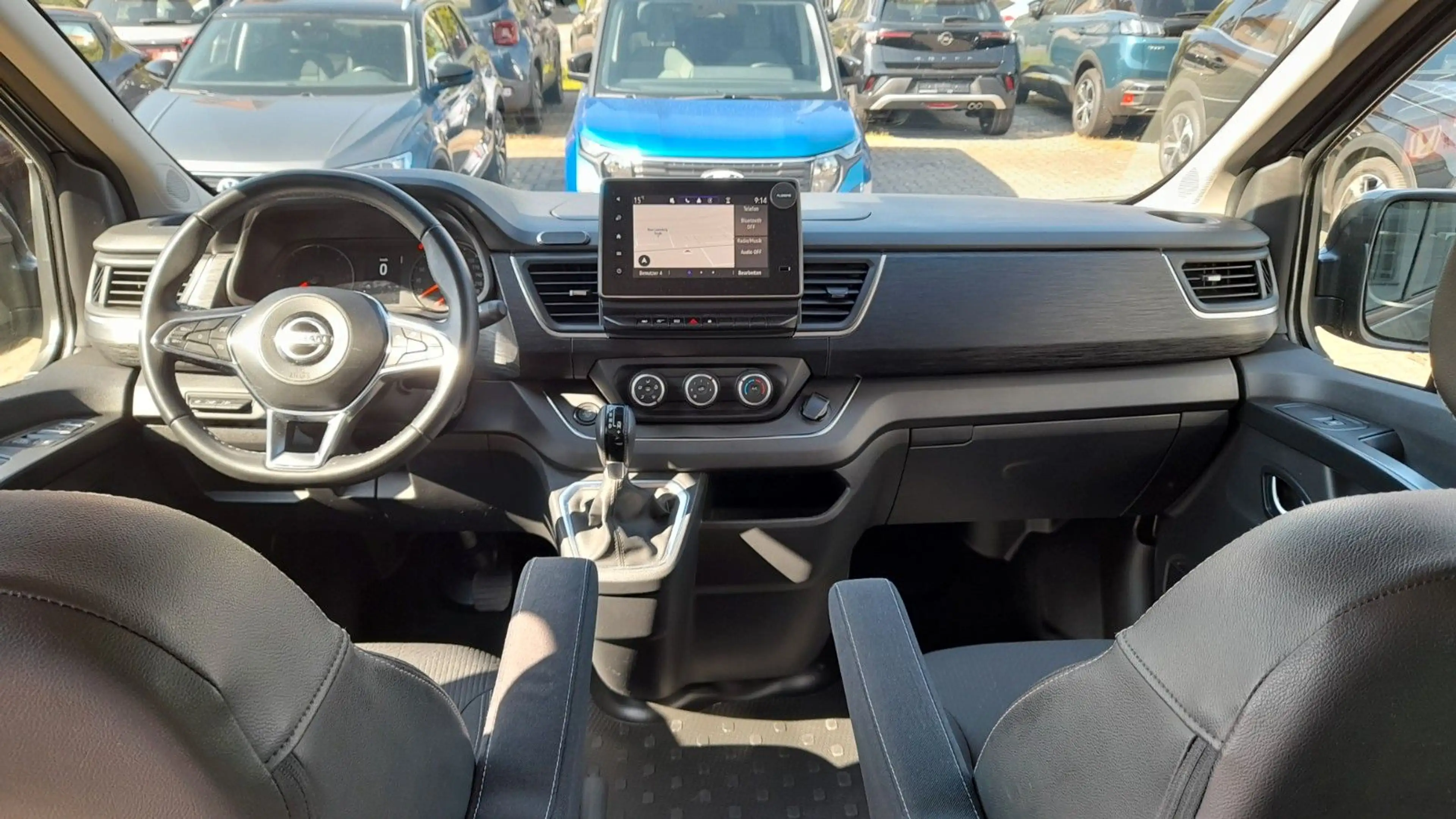 Nissan Primastar Kombi L2H1 3,0t Tekna 8 Sitzer — photo 12