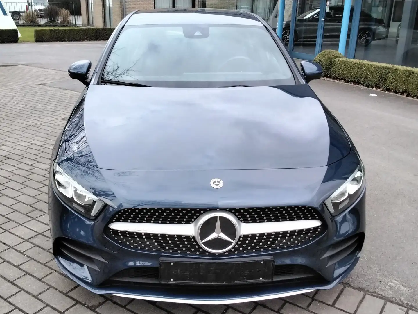 Mercedes-Benz A 180 Business Solution AMG (EU6d-TEMP) Bleu - 2