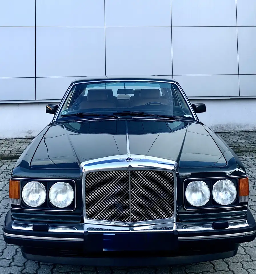 Bentley Eight