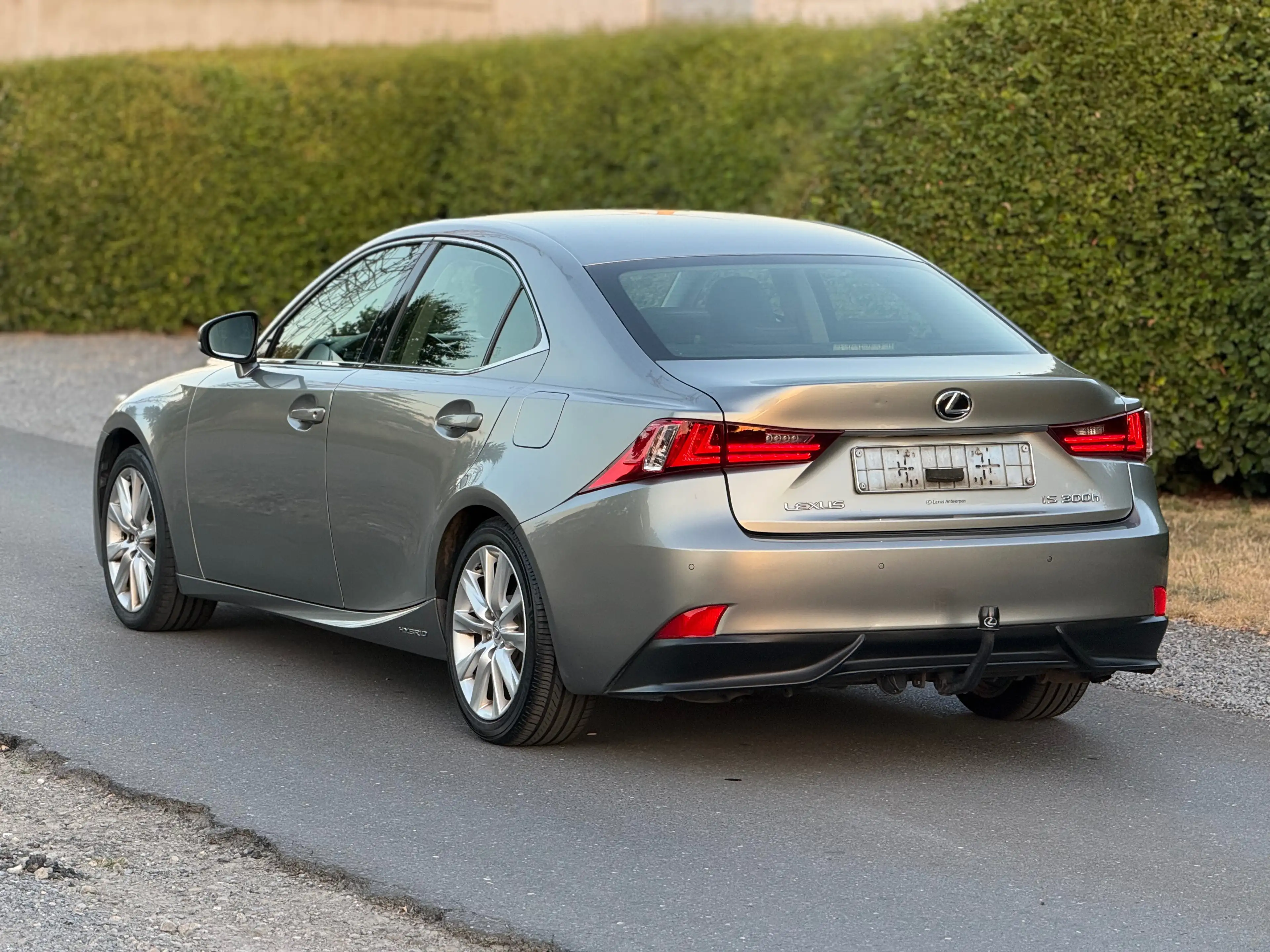 Lexus IS 300 IS 300h 2.5i Business Edition E-CVT — photo 8