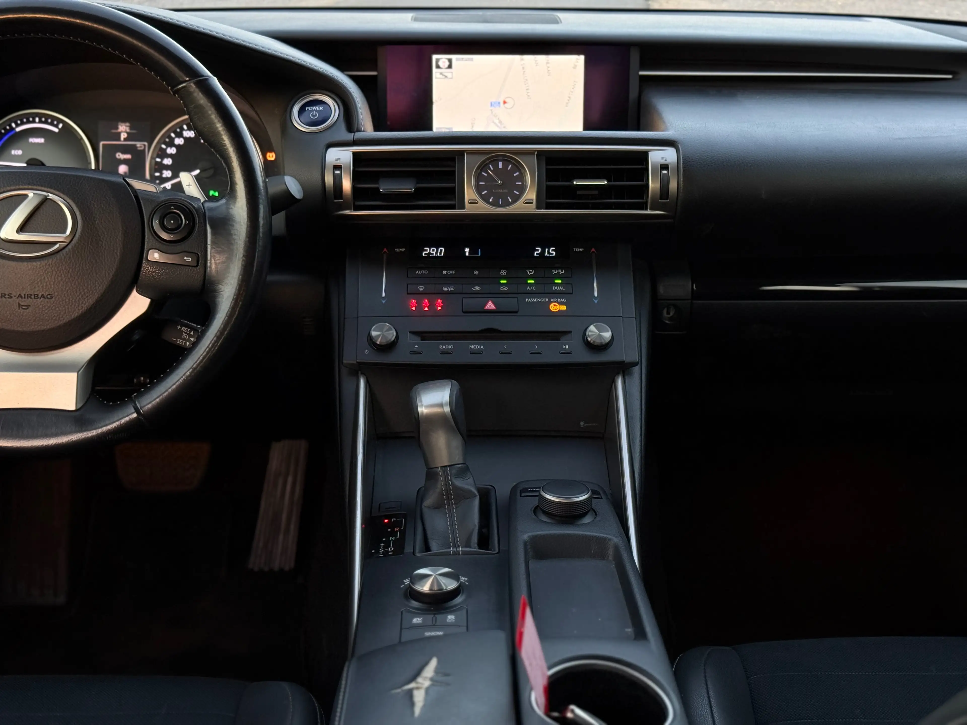 Lexus IS 300 IS 300h 2.5i Business Edition E-CVT — photo 10