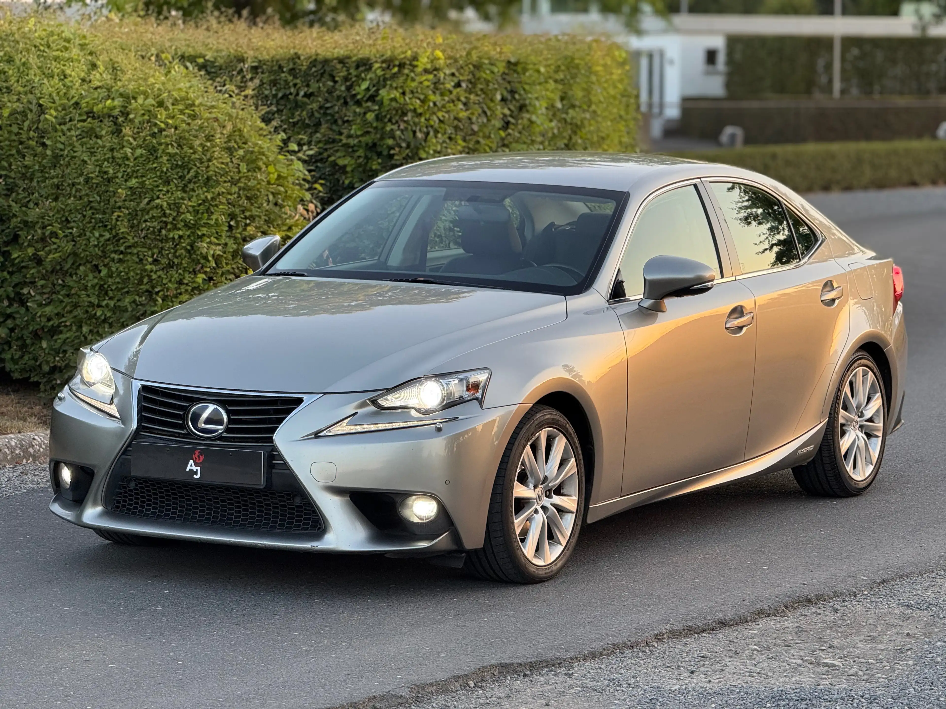 Lexus IS 300 IS 300h 2.5i Business Edition E-CVT