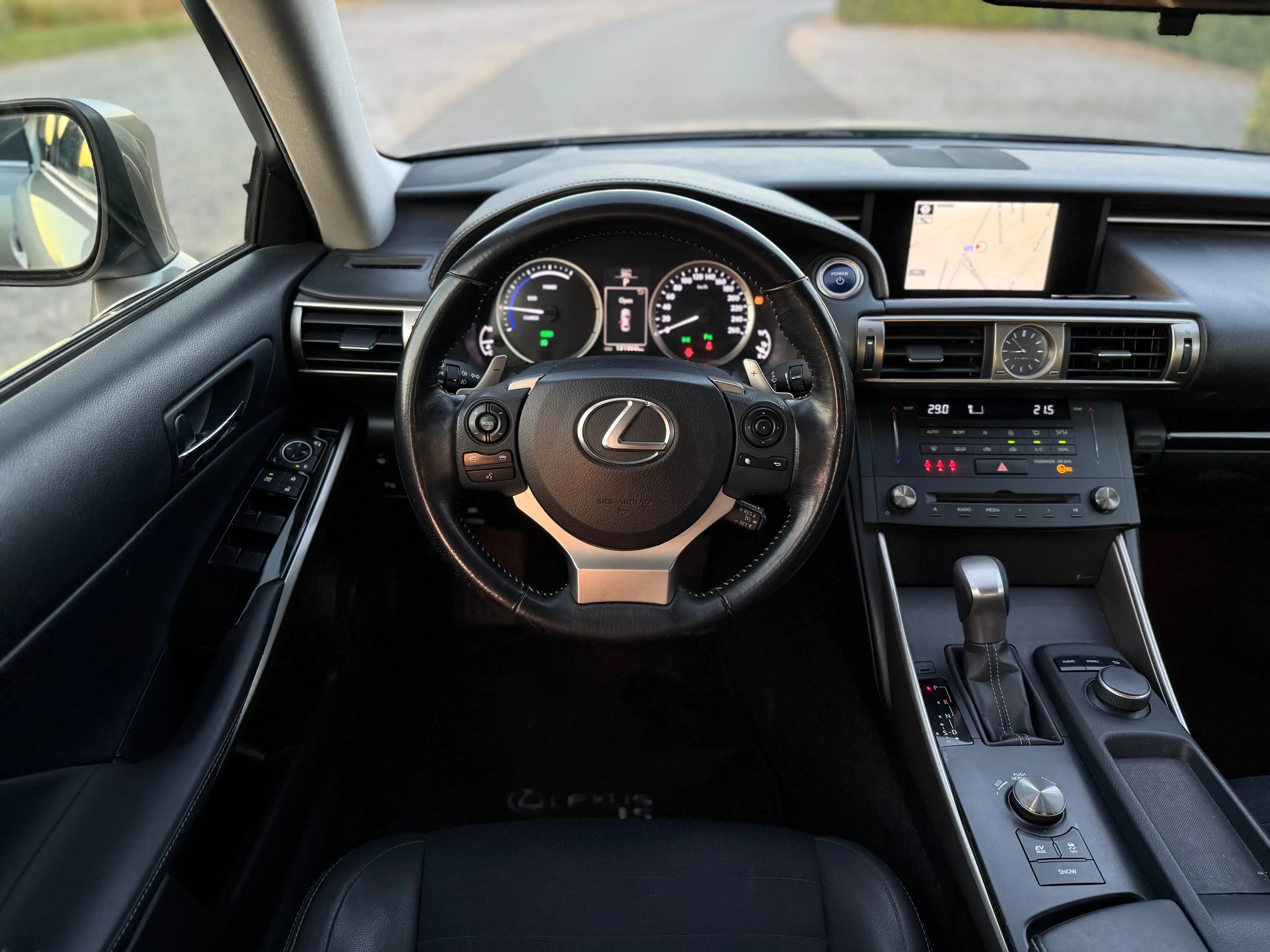 Lexus IS 300 IS 300h 2.5i Business Edition E-CVT — photo 9
