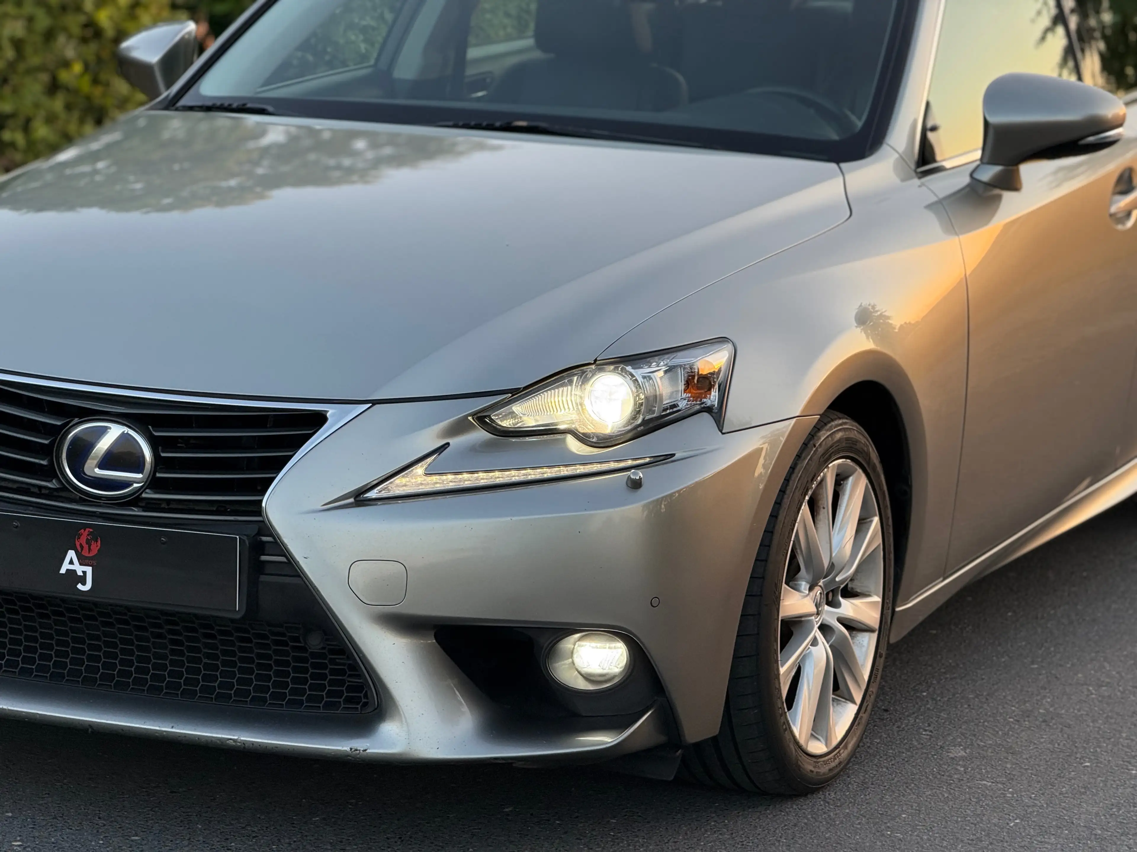 Lexus IS 300 IS 300h 2.5i Business Edition E-CVT — photo 5