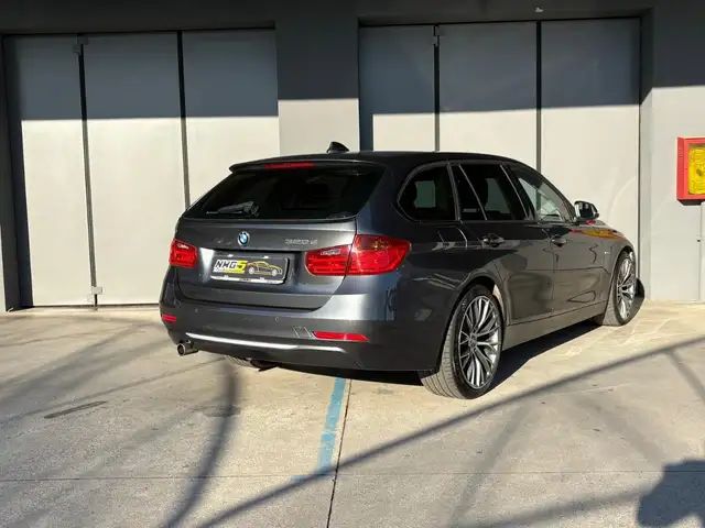 BMW 3 Series view 6