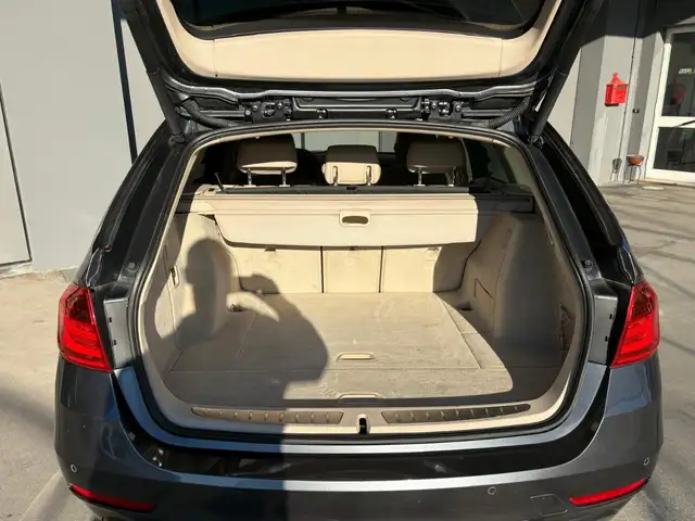 BMW 3 Series view 9