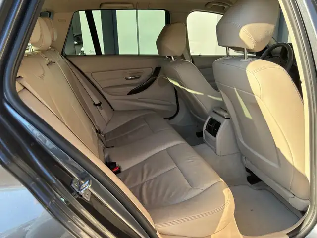 BMW 3 Series view 8