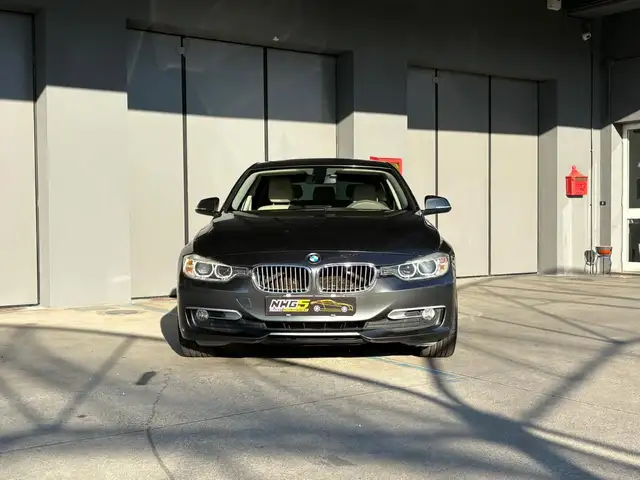 BMW 3 Series view 2