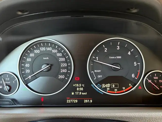BMW 3 Series view 15