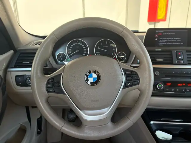 BMW 3 Series view 11
