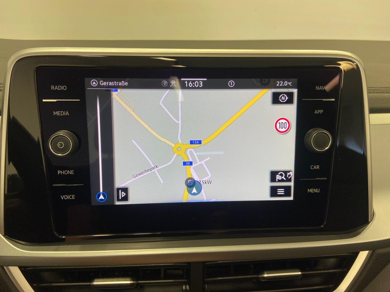 Volkswagen T-Roc Style TSI — photo 11