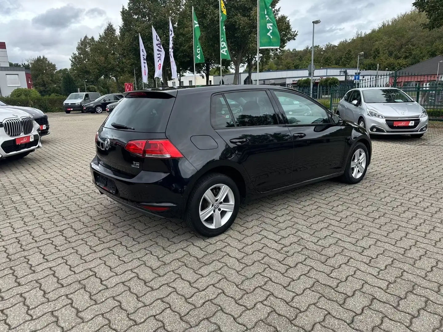 Volkswagen Golf 1.2 TSI DSG Bi-Xen Navi Kamera SHZ MFL Alu Schwarz - 2