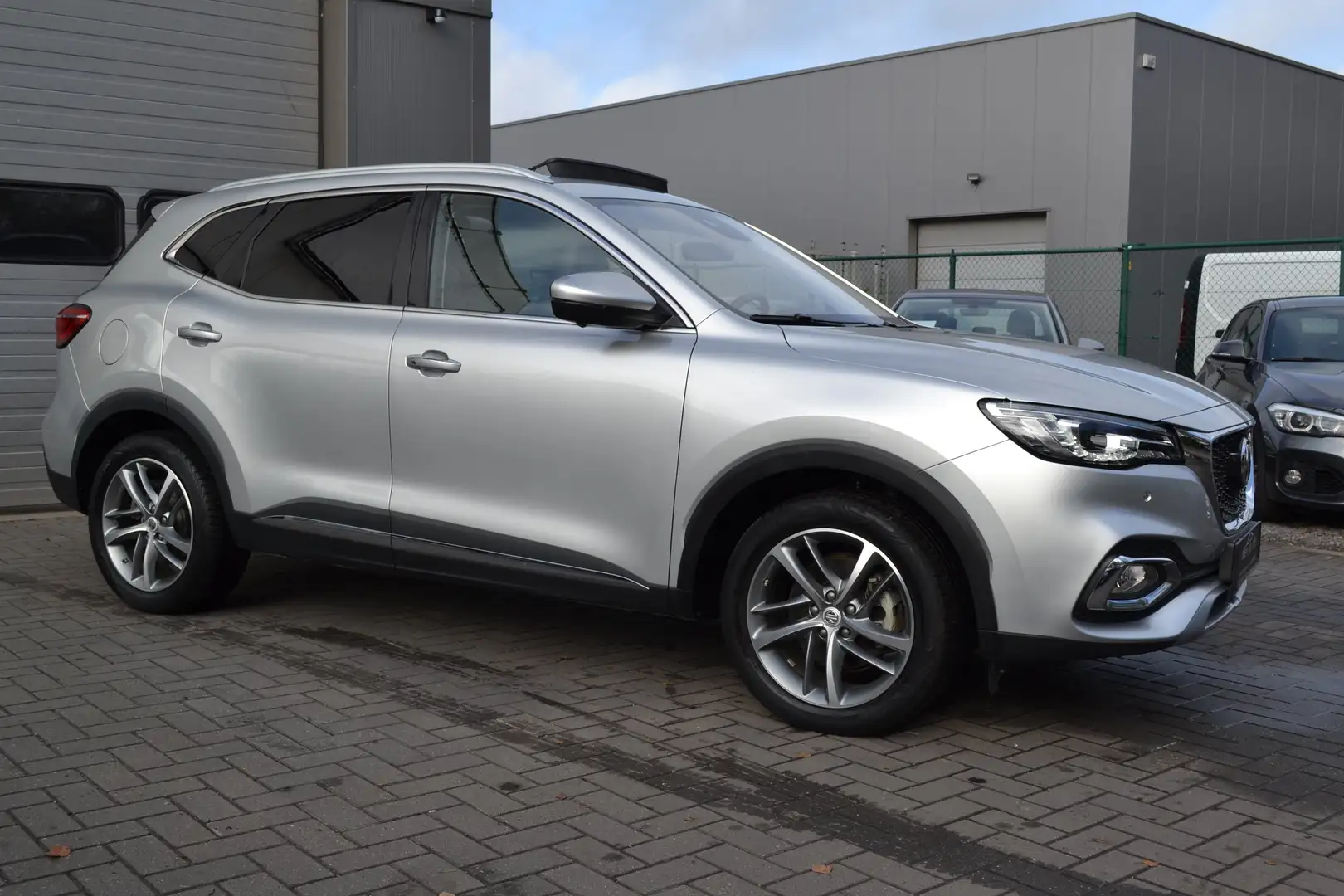 MG EHS 1.5 Plug-in hybride * FULL OPTION * Pano dak Zilver - 2