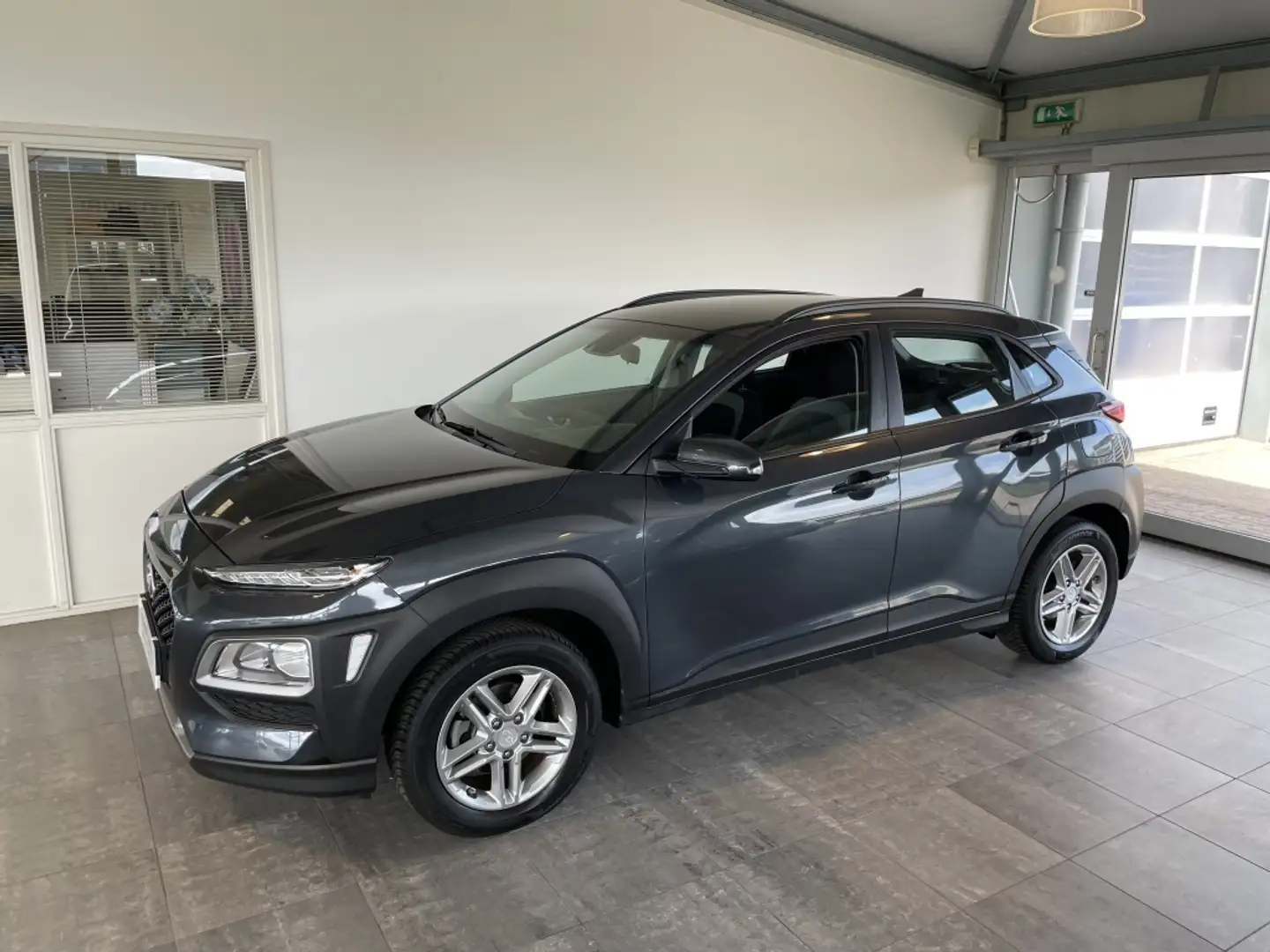 Hyundai KONA 1.0 T-GDI Comfort + navigatie Gris - 2