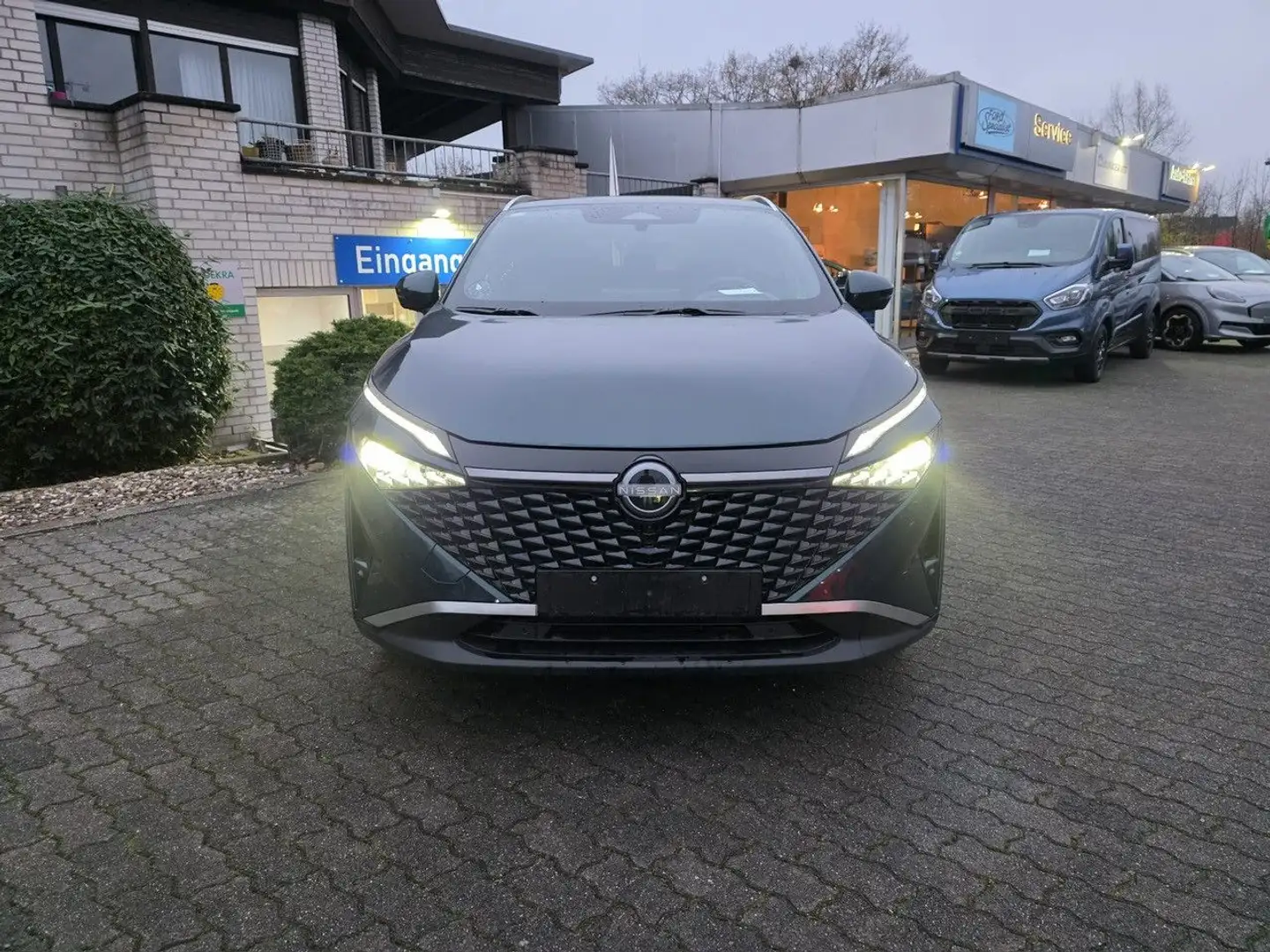 Nissan Qashqai 1.3 DIG-T MHEV TEKNA black ACC 360º Grün - 2