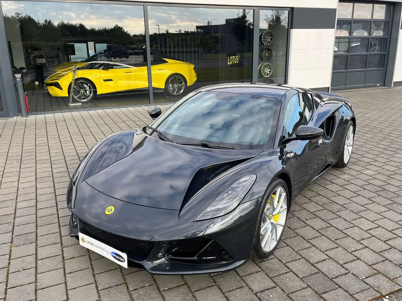 Lotus Emira