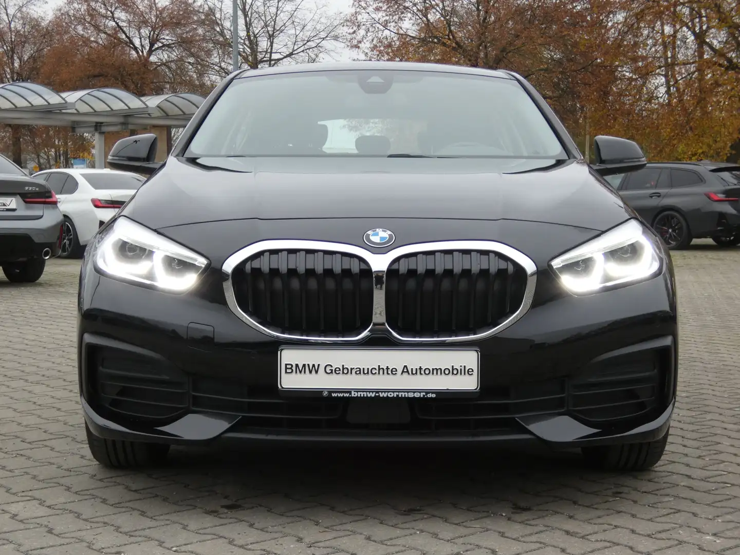BMW 118 i Hatch Advantage DAB LED WLAN Tempomat Shz Schwarz - 2