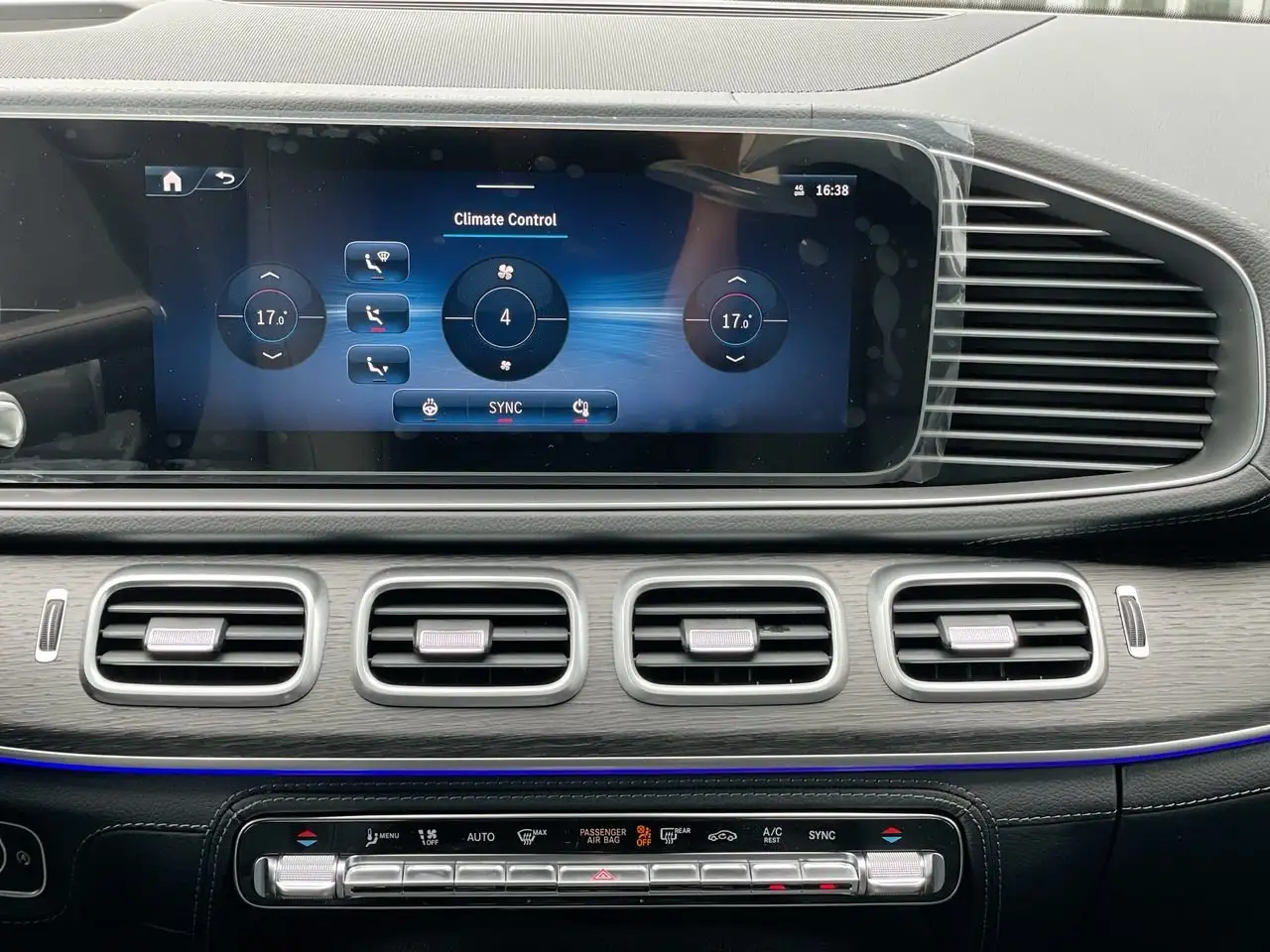 Mercedes-Benz GLE снимка Mercedes-Benz GLE