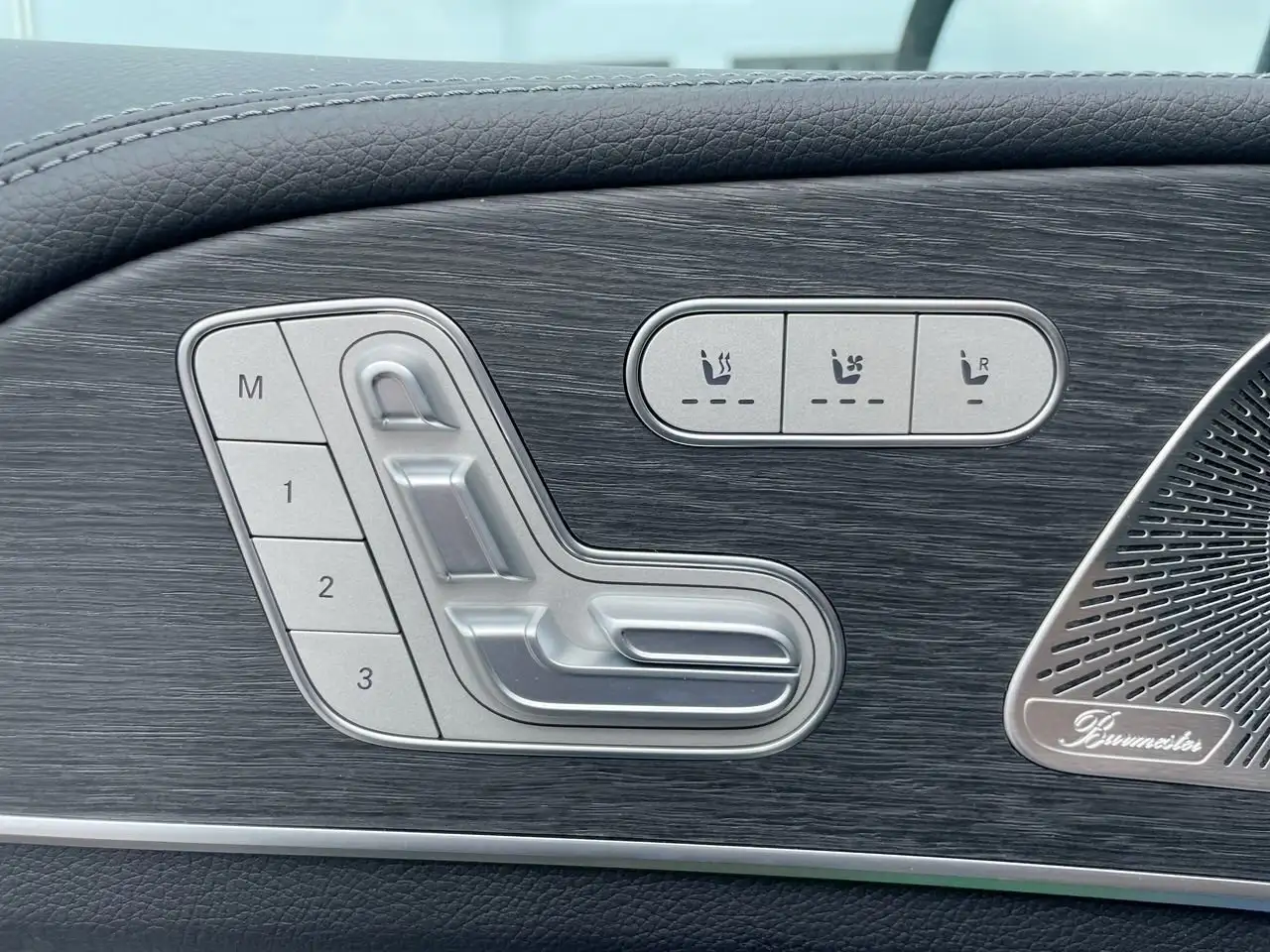 Mercedes-Benz GLE снимка Mercedes-Benz GLE