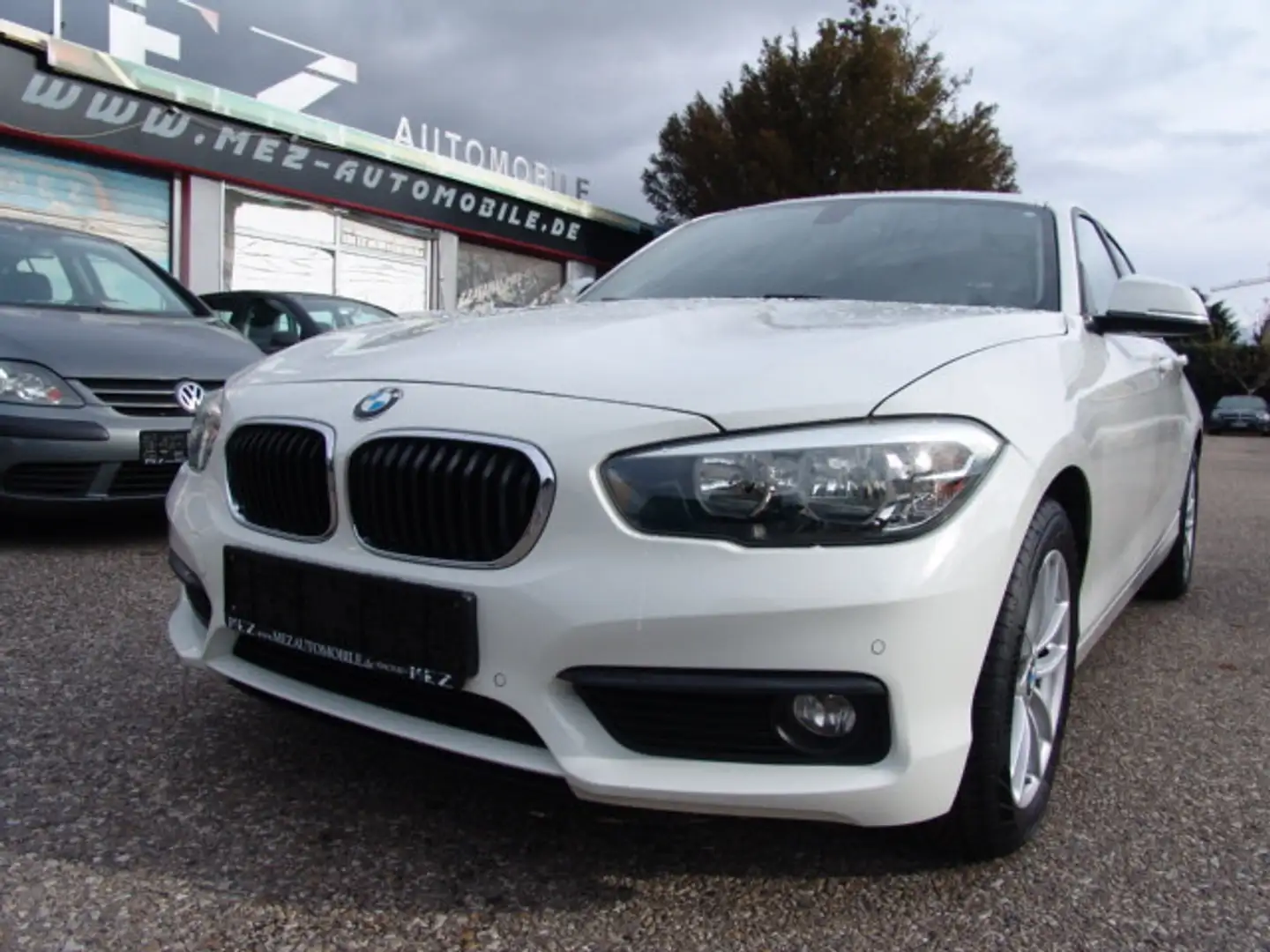 BMW 118 i Advantage 2.Hand Navigation PDC Klimaauto Weiß - 1
