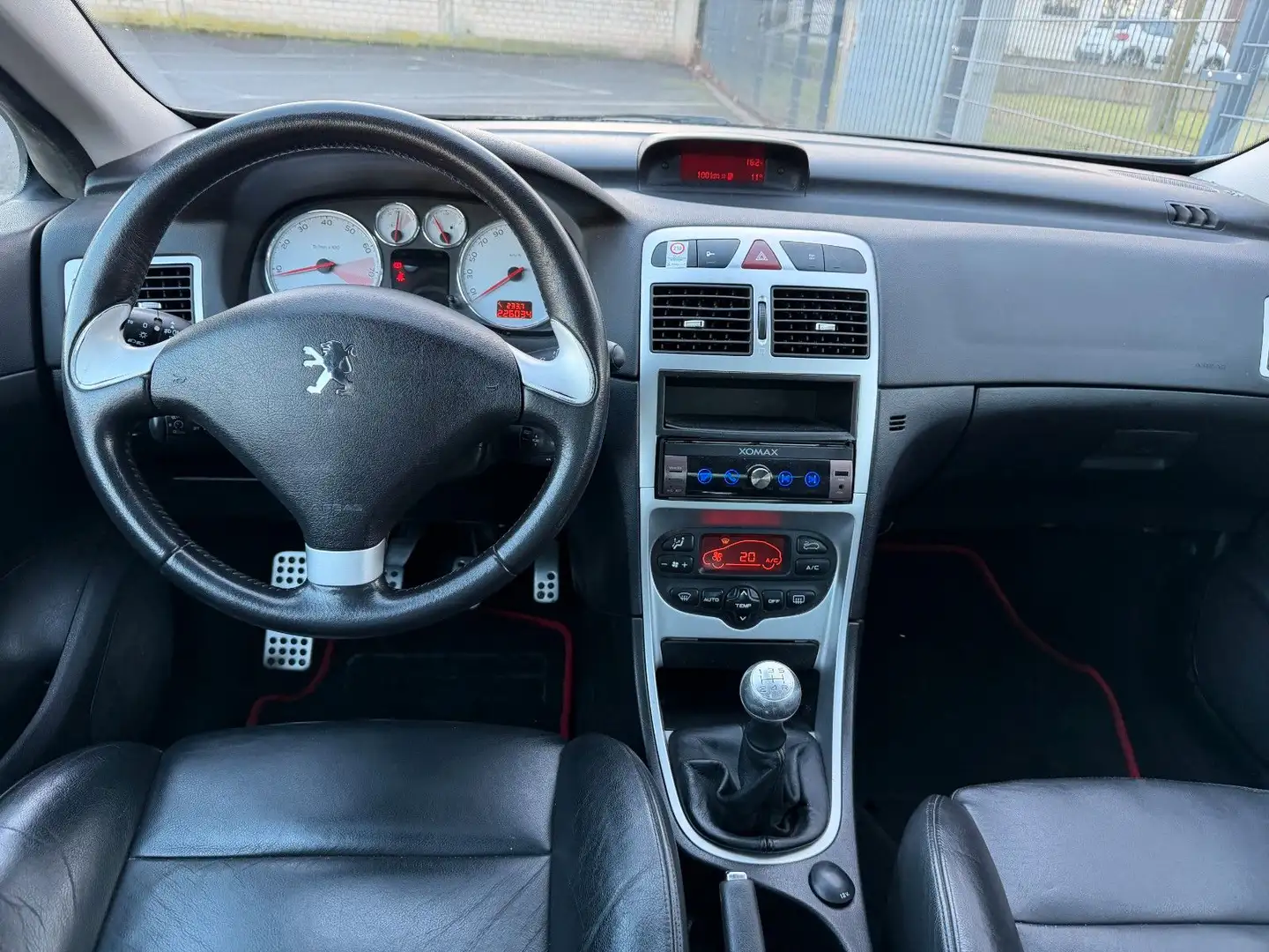 Peugeot 307 CC Cabrio Leder Klima PDC Schwarz - 2