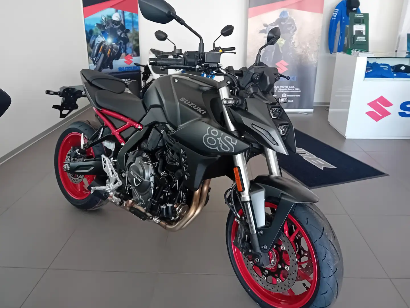Suzuki GSX 8S Nero - 1