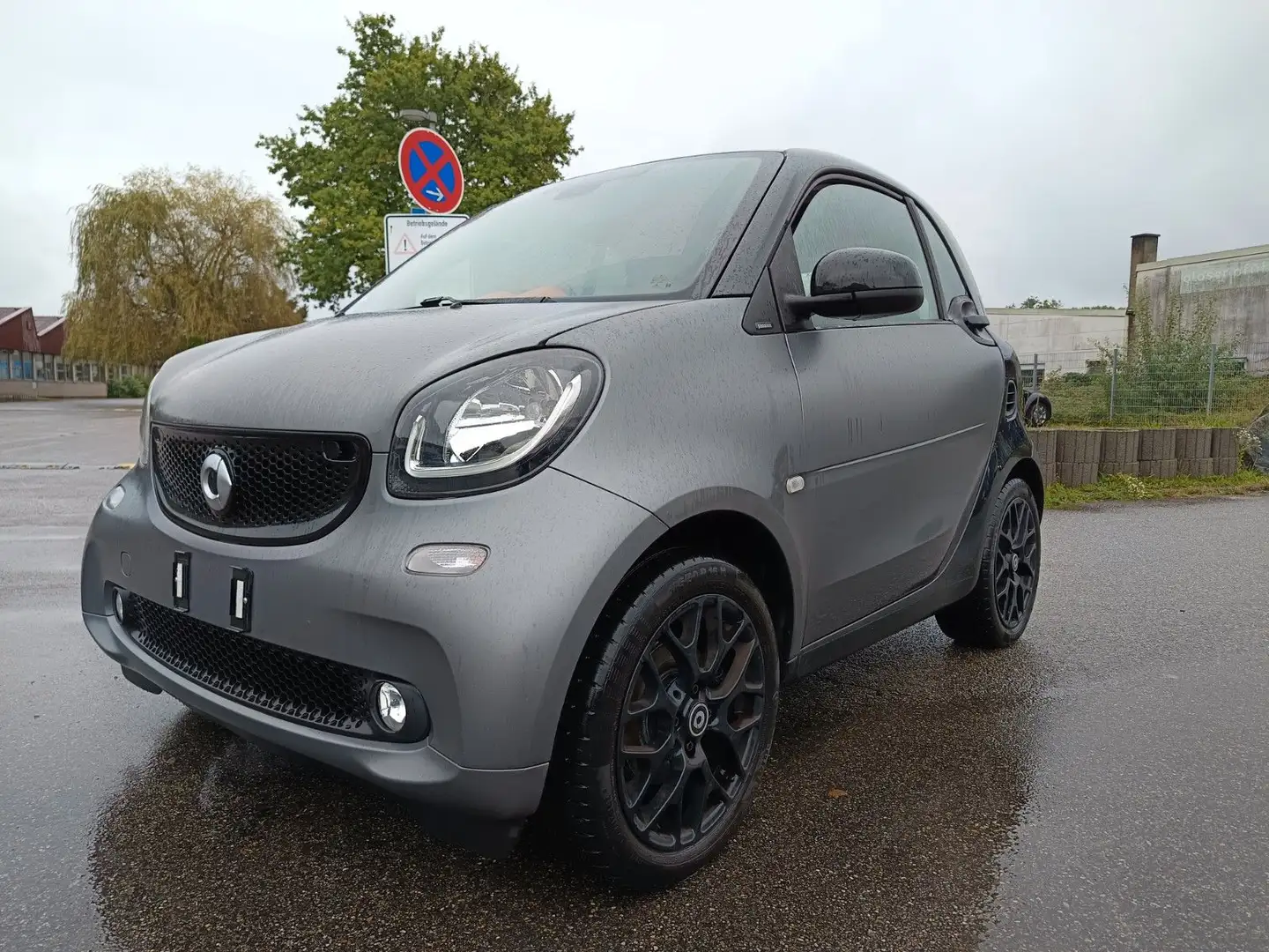 smart forTwo fortwo coupe Basis 66kW Schwarz - 1