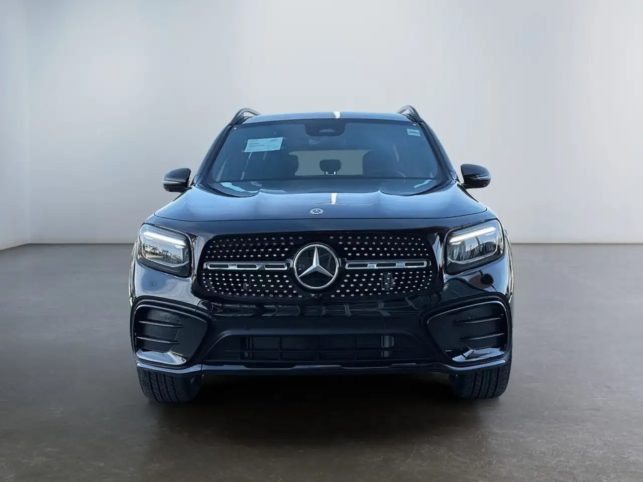 Mercedes-Benz GLB снимка Mercedes-Benz GLB