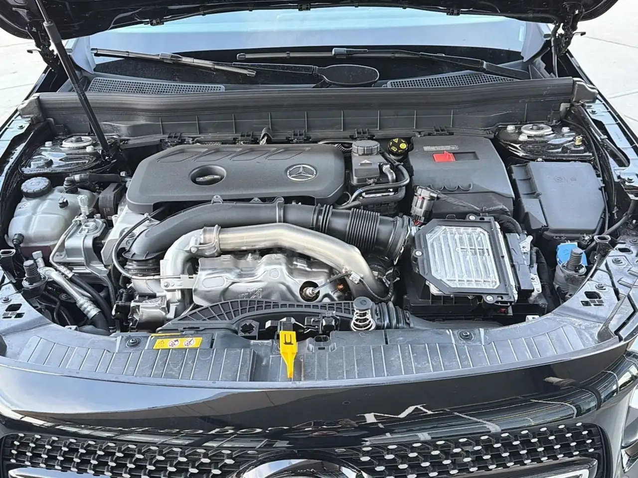 Mercedes-Benz GLB снимка Mercedes-Benz GLB