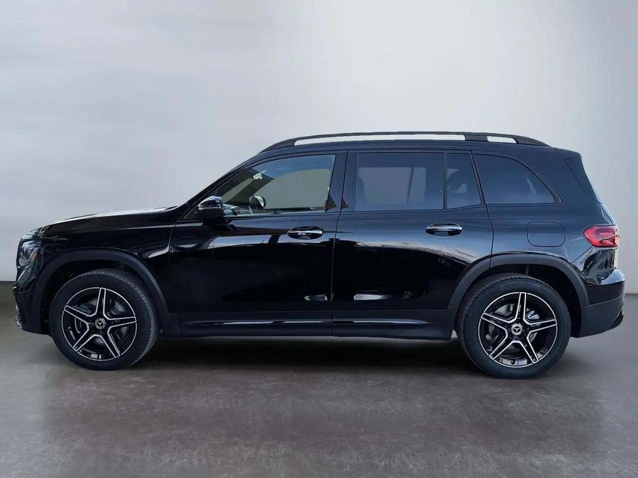 Mercedes-Benz GLB снимка Mercedes-Benz GLB