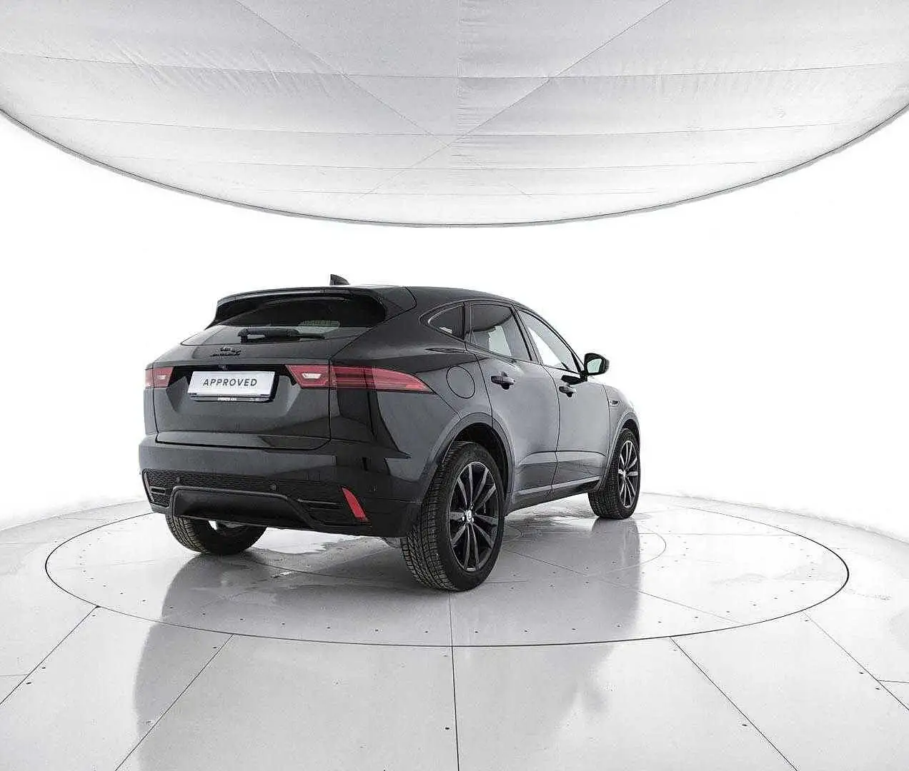 Jaguar E-Pace 2.0D SWB R-Dynamic S Zwart - 2